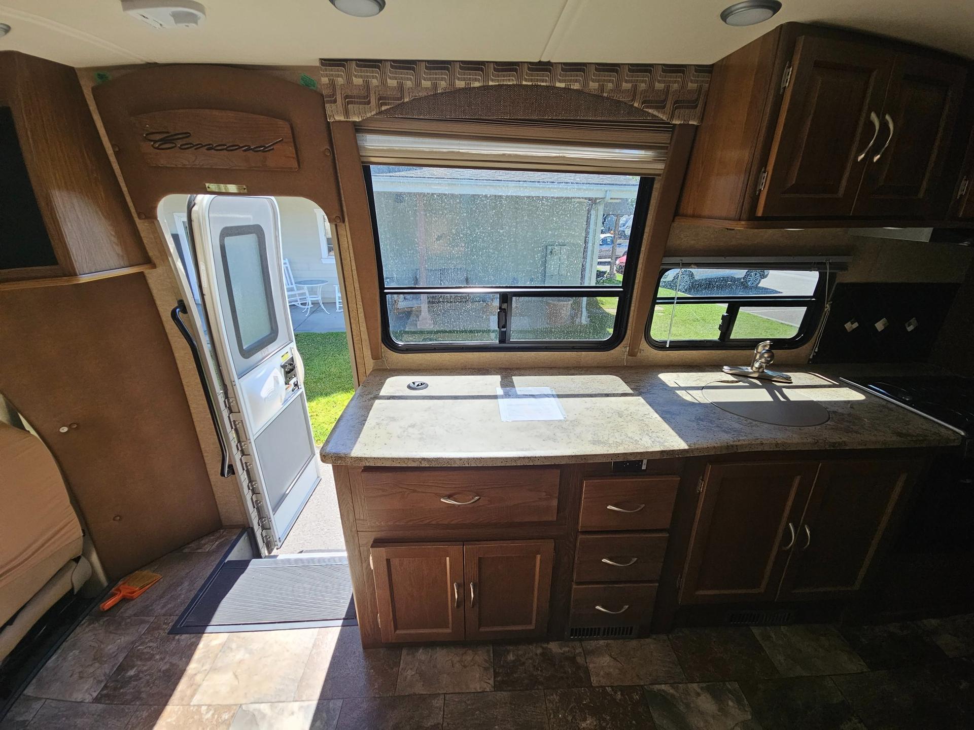 2015 Coachmen 2015 Coachmen Concord - thumbnail 13