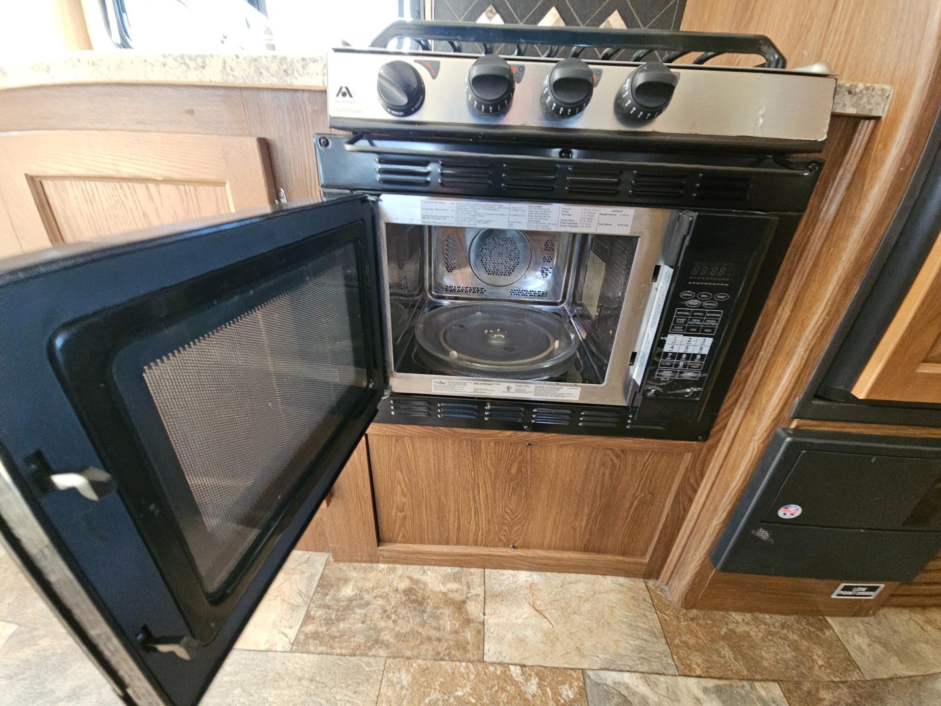2015 Coachmen 2015 Coachmen Concord - thumbnail 18