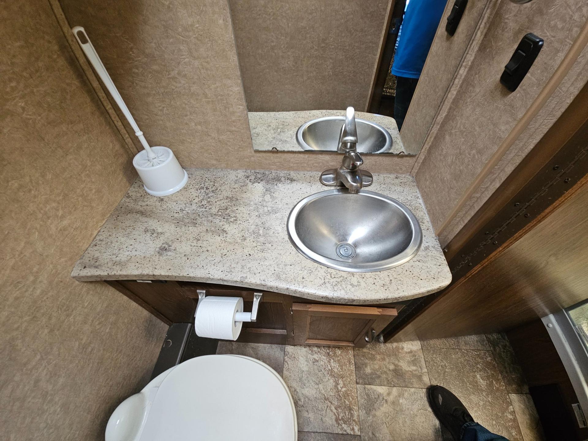 2015 Coachmen 2015 Coachmen Concord - thumbnail 24