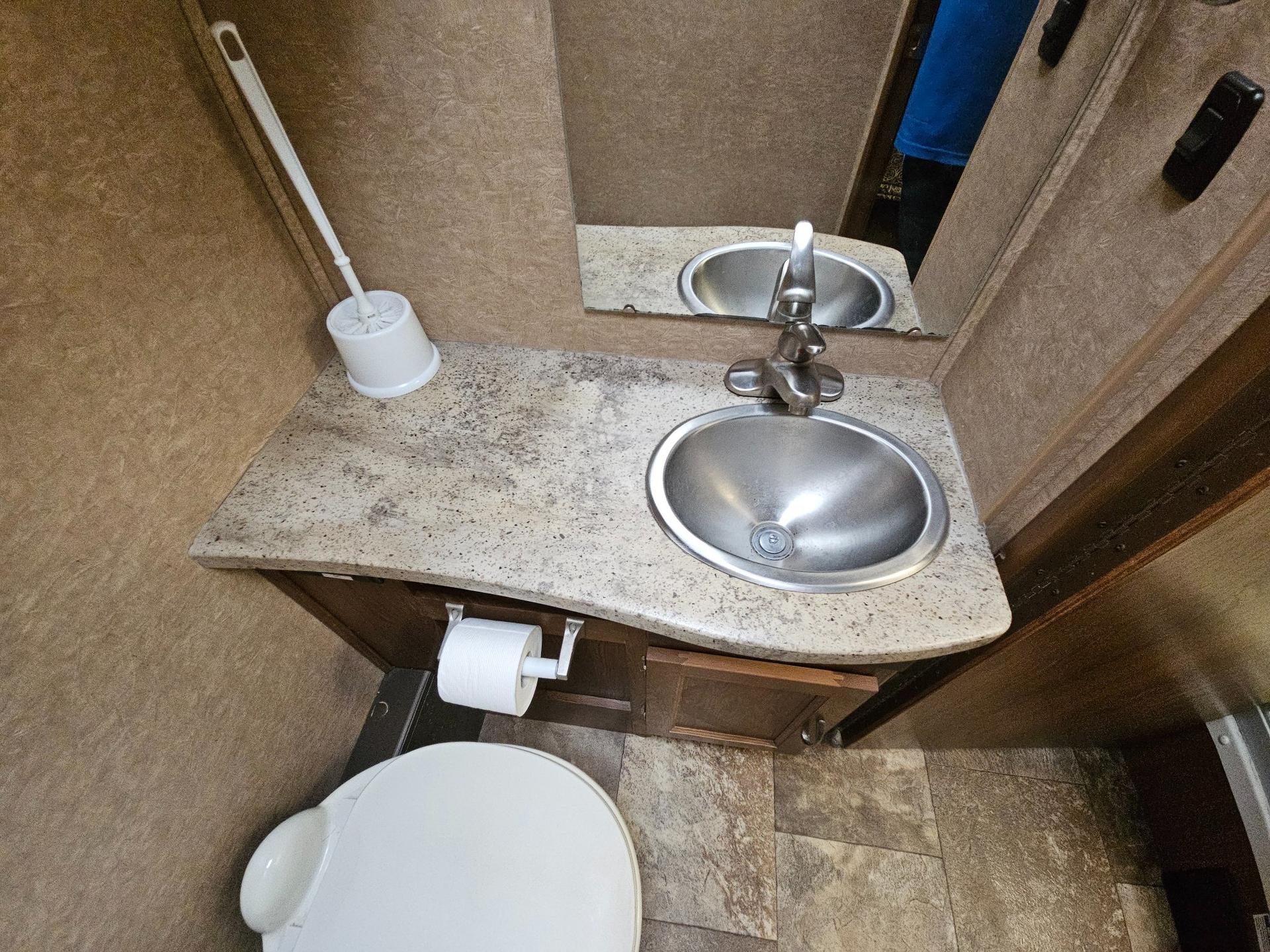 2015 Coachmen 2015 Coachmen Concord - thumbnail 25