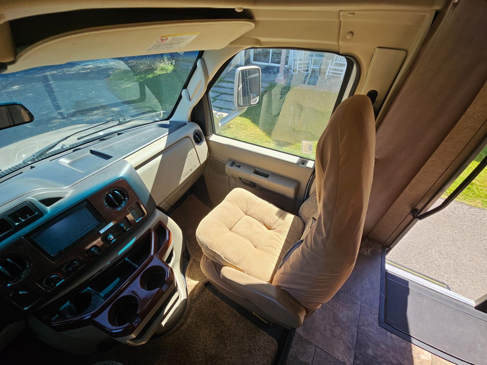 2015 Coachmen 2015 Coachmen Concord - thumbnail 35