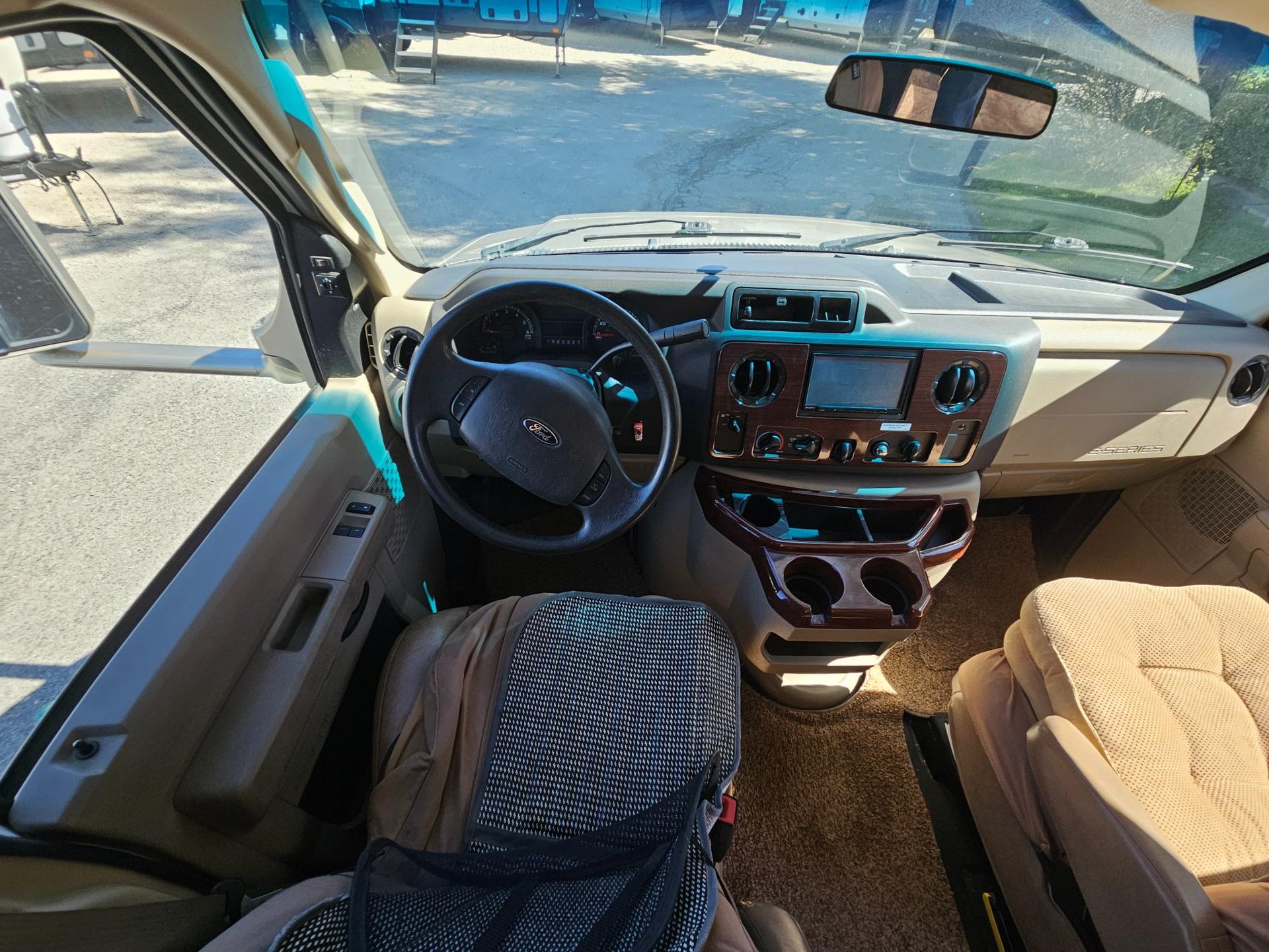 2015 Coachmen 2015 Coachmen Concord - thumbnail 36