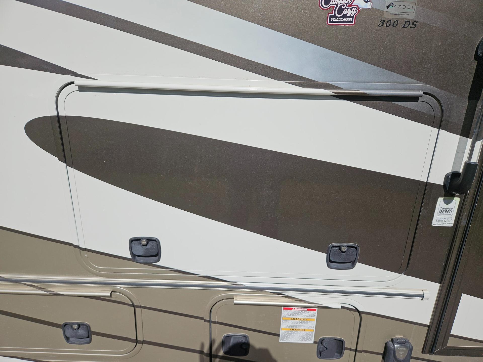 2015 Coachmen 2015 Coachmen Concord - thumbnail 45