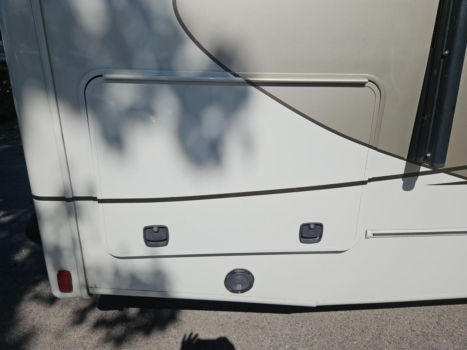 2015 Coachmen 2015 Coachmen Concord - thumbnail 48