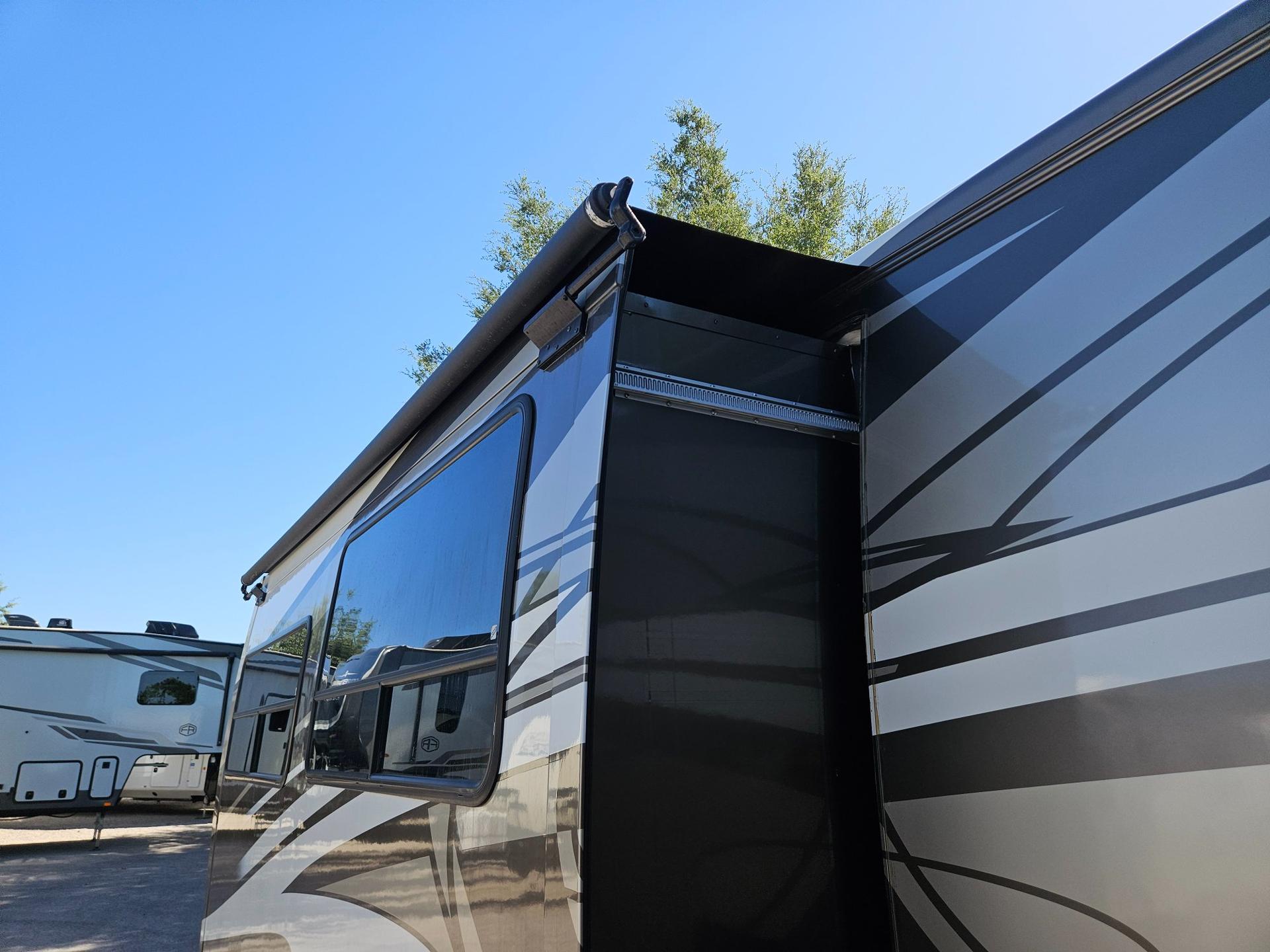 2015 Coachmen 2015 Coachmen Concord - thumbnail 55