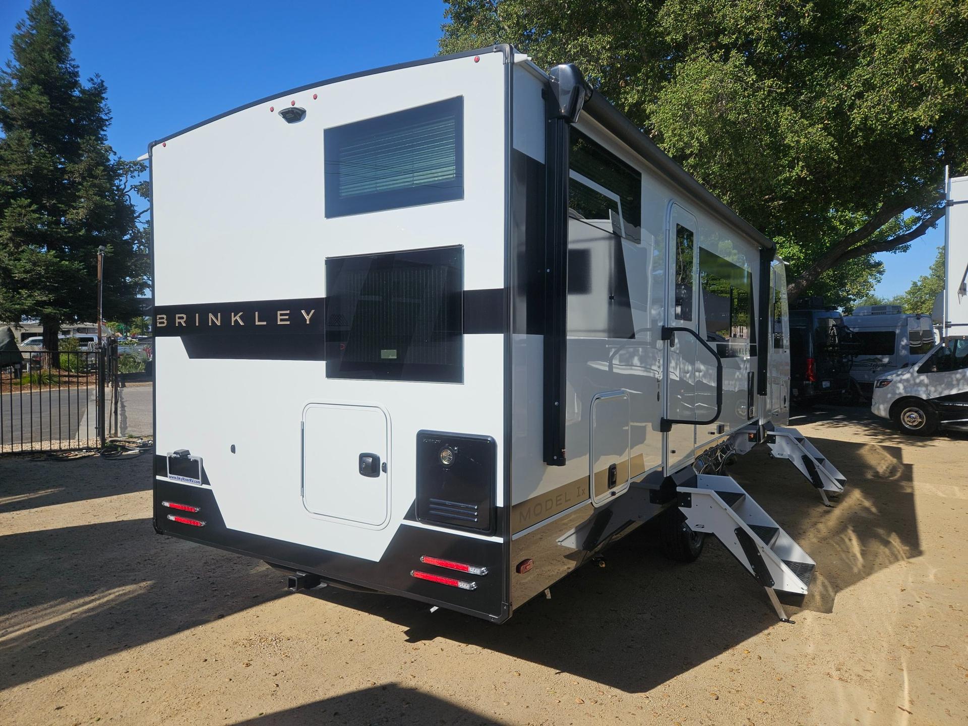 2027 Brinkley RV 2027 Brinkley RV Model IX - thumbnail 2