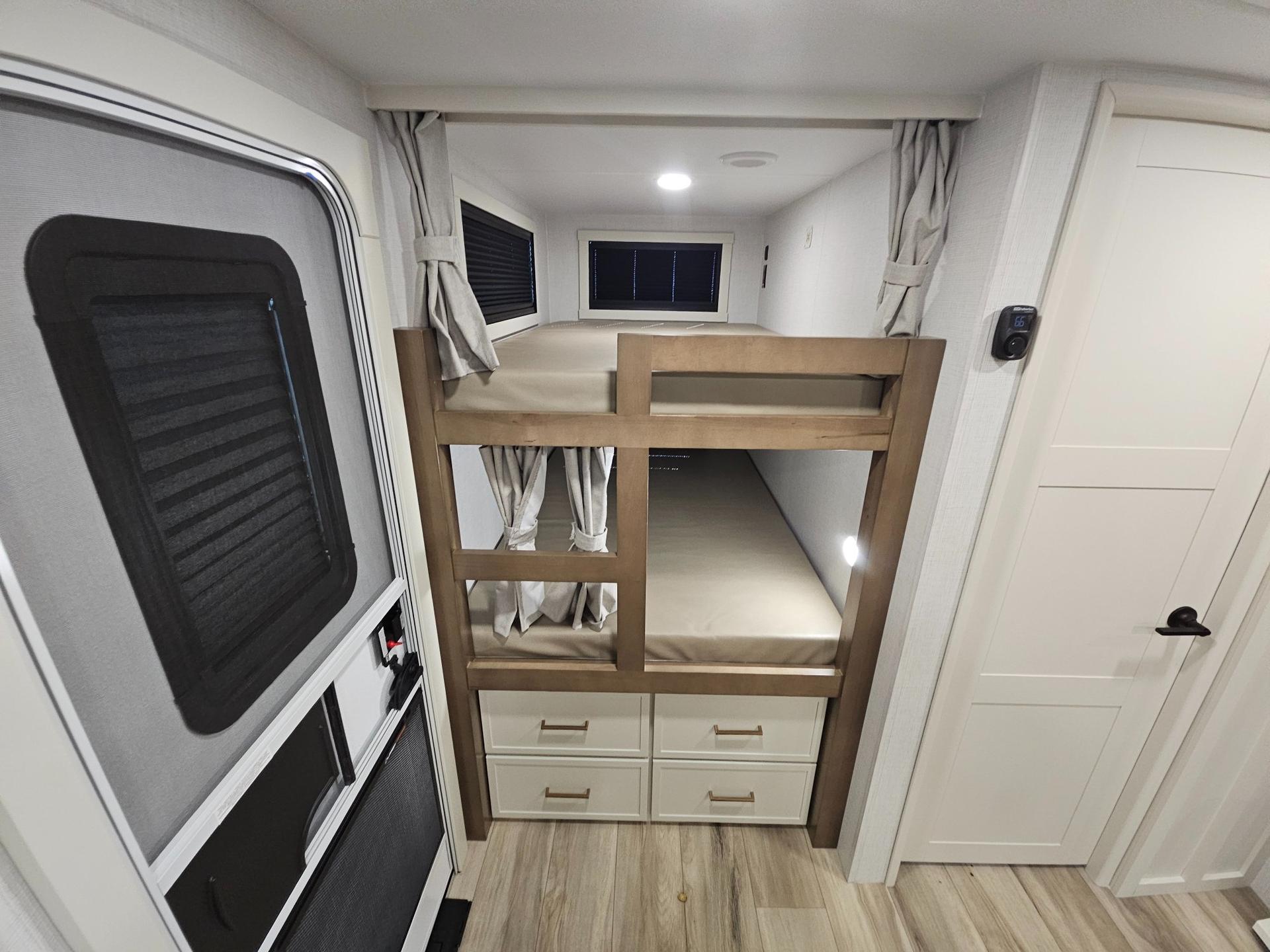 2027 Brinkley RV 2027 Brinkley RV Model IX - thumbnail 23