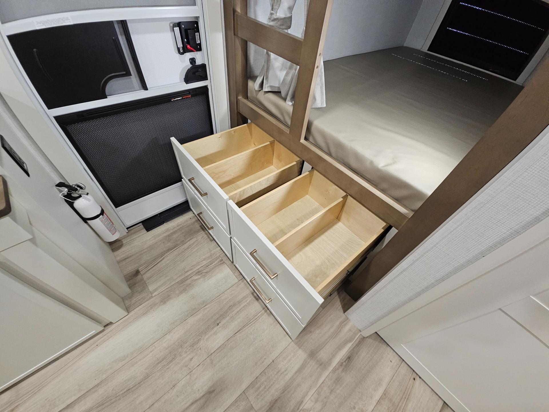 2027 Brinkley RV 2027 Brinkley RV Model IX - thumbnail 26