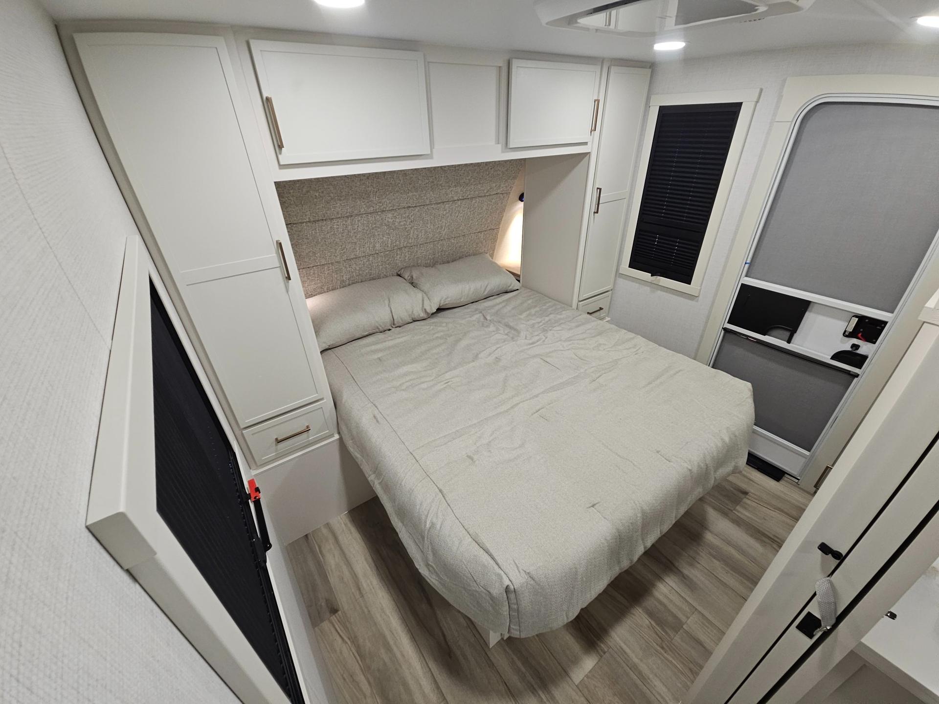 2027 Brinkley RV 2027 Brinkley RV Model IX - thumbnail 27