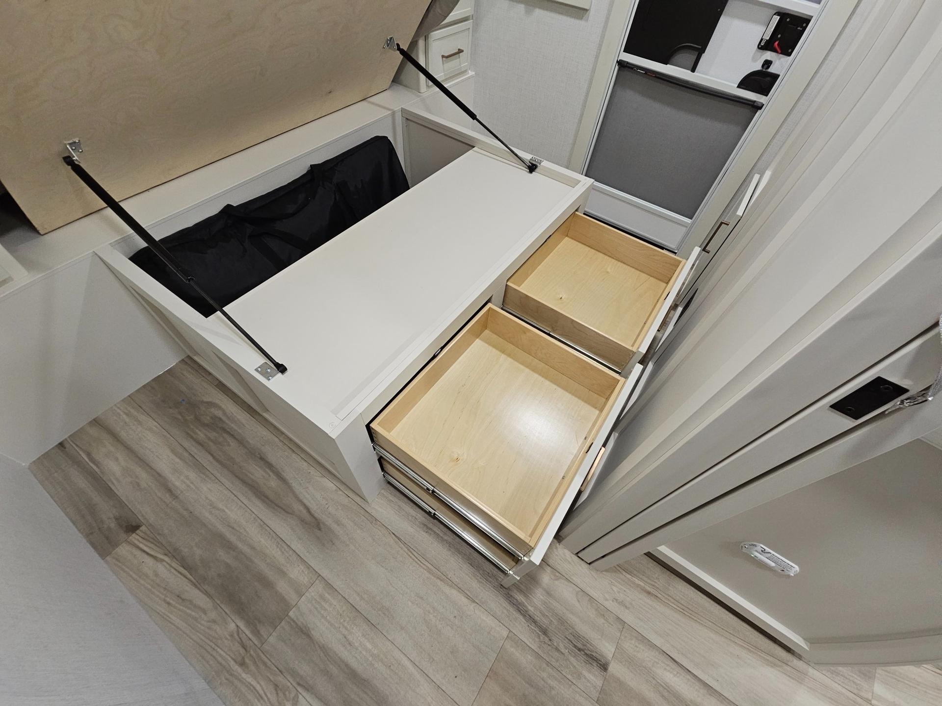 2027 Brinkley RV 2027 Brinkley RV Model IX - thumbnail 30