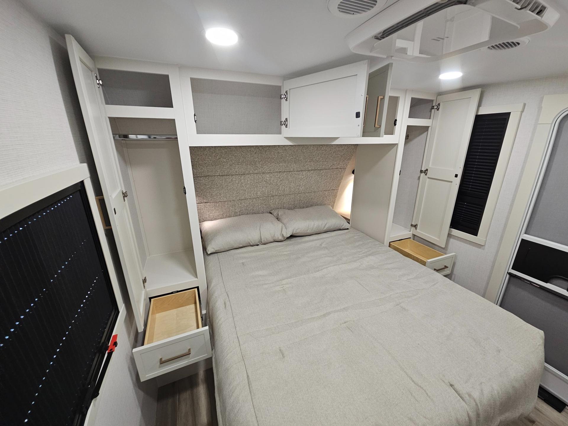 2027 Brinkley RV 2027 Brinkley RV Model IX - thumbnail 31