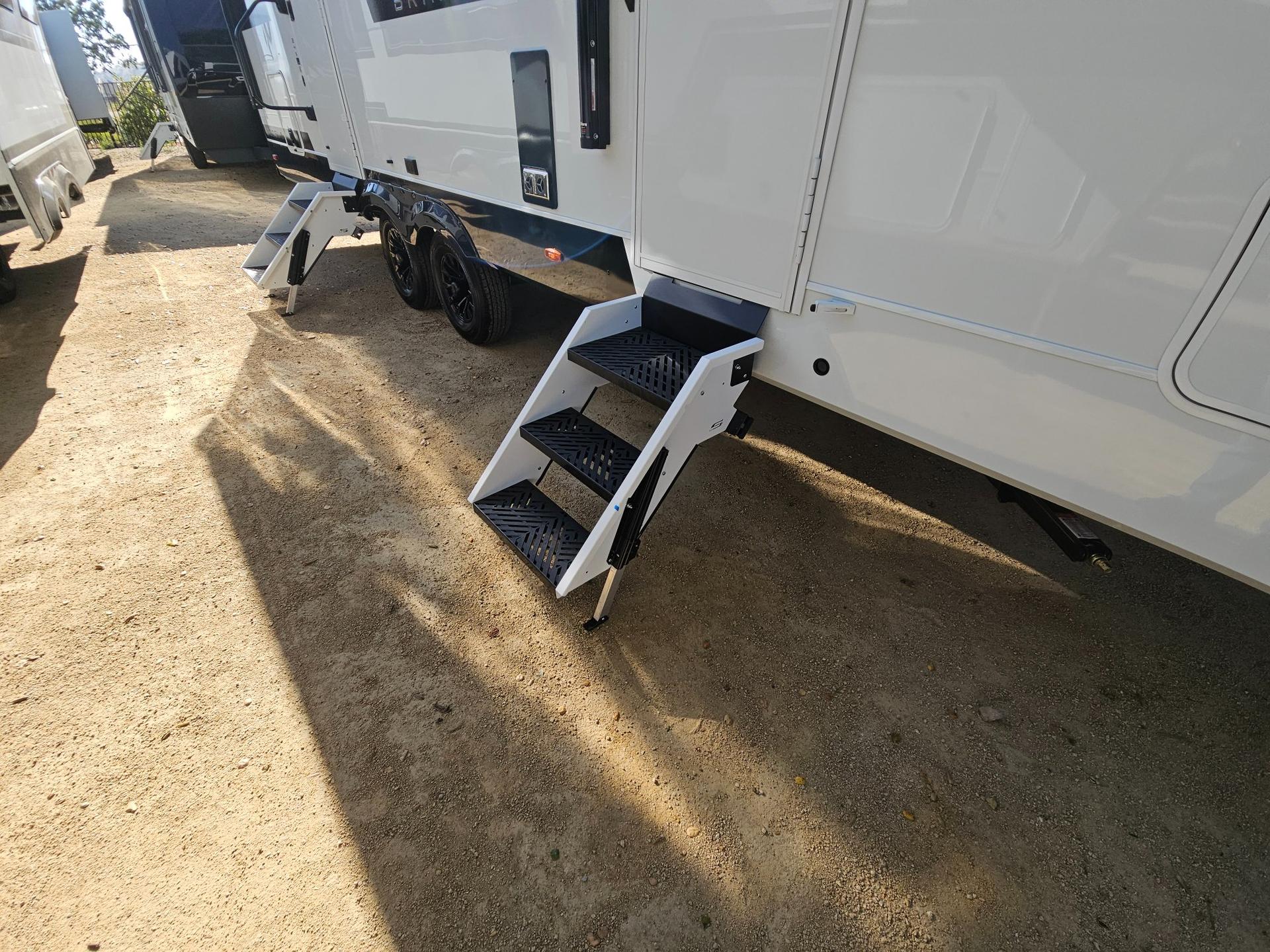 2027 Brinkley RV 2027 Brinkley RV Model IX - thumbnail 35