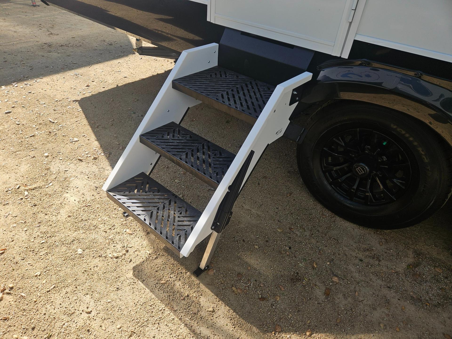 2027 Brinkley RV 2027 Brinkley RV Model IX - thumbnail 38