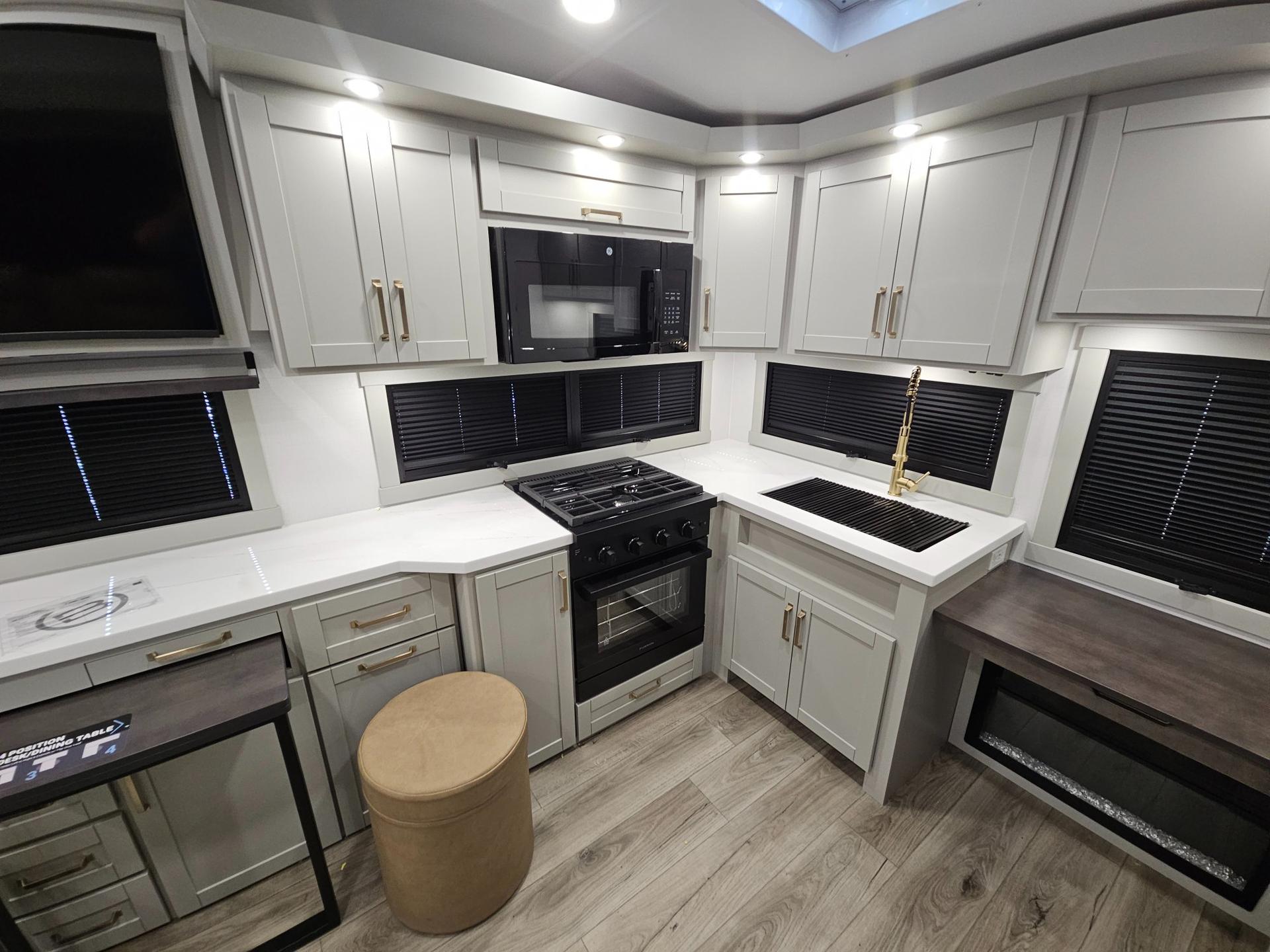 2026 Brinkley RV 2026 Brinkley RV Model Z - thumbnail 15