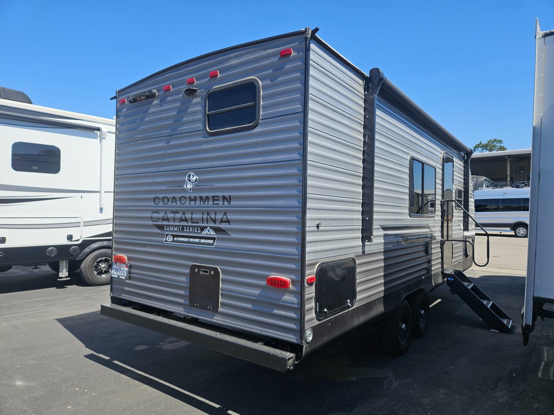 2025 Coachmen RV 2025 Coachmen RV Catalina Summit Series - thumbnail 3