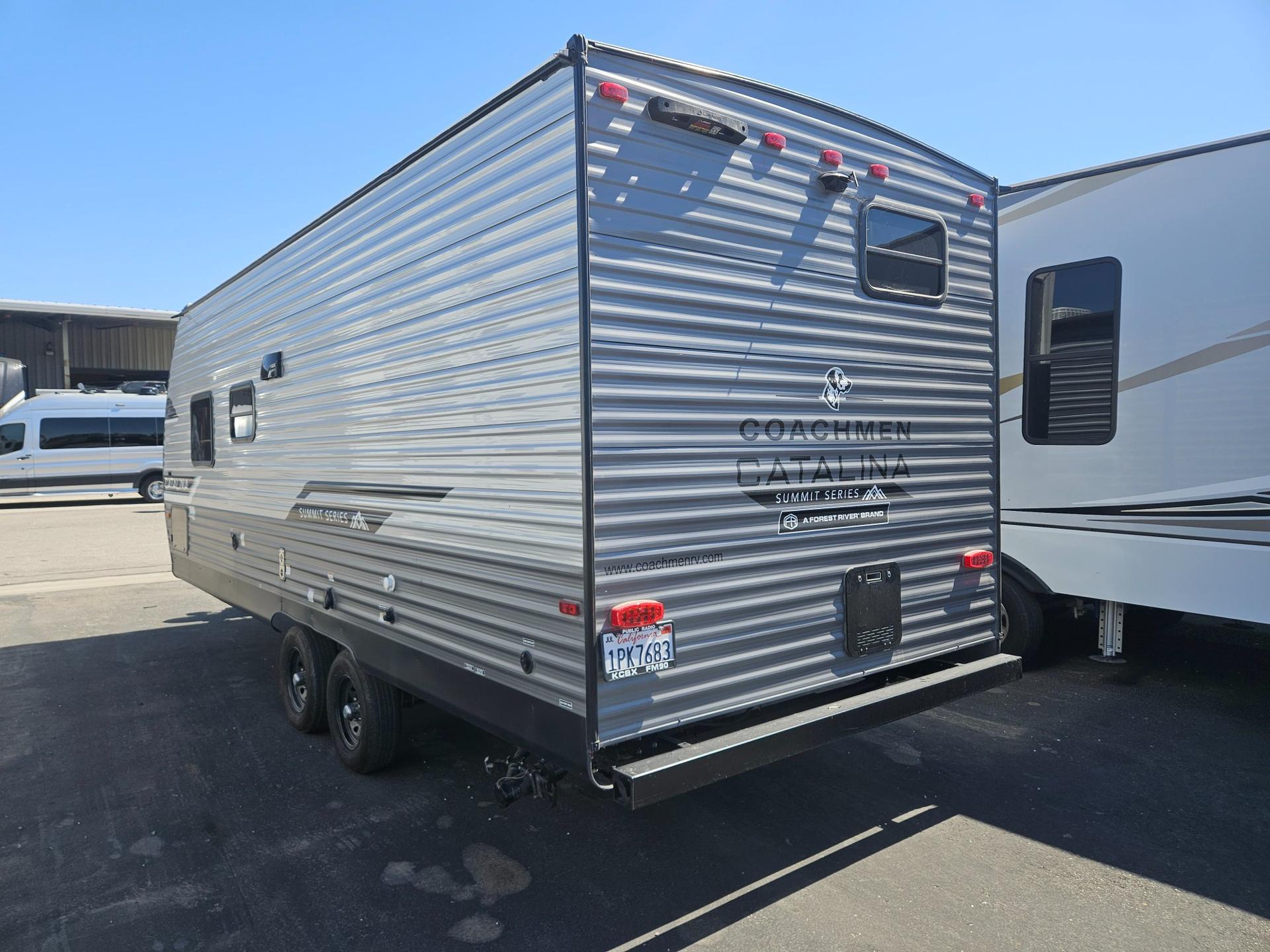 2025 Coachmen RV 2025 Coachmen RV Catalina Summit Series - thumbnail 4