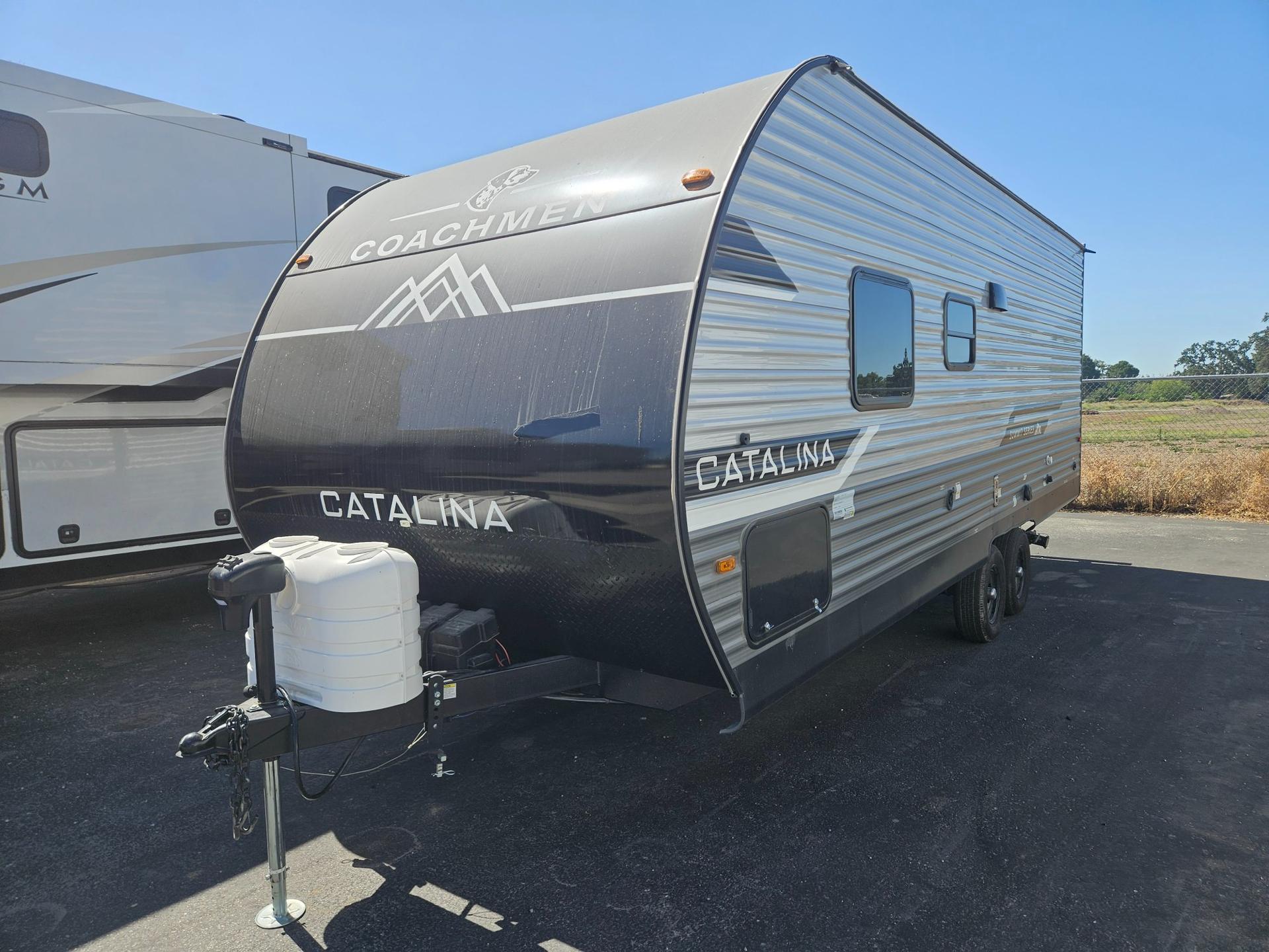 2025 Coachmen RV 2025 Coachmen RV Catalina Summit Series - thumbnail 5