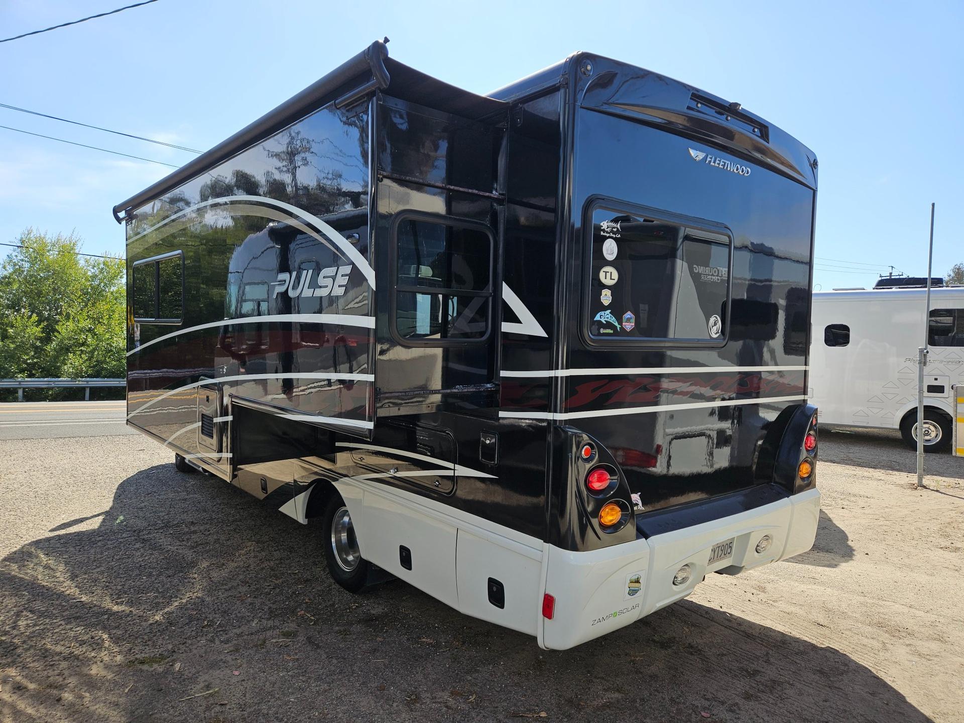 2018 Fleetwood RV 2018 Fleetwood RV Pulse - thumbnail 4