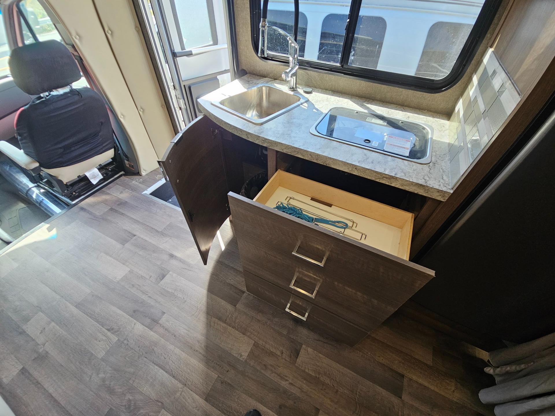 2018 Fleetwood RV 2018 Fleetwood RV Pulse - thumbnail 19