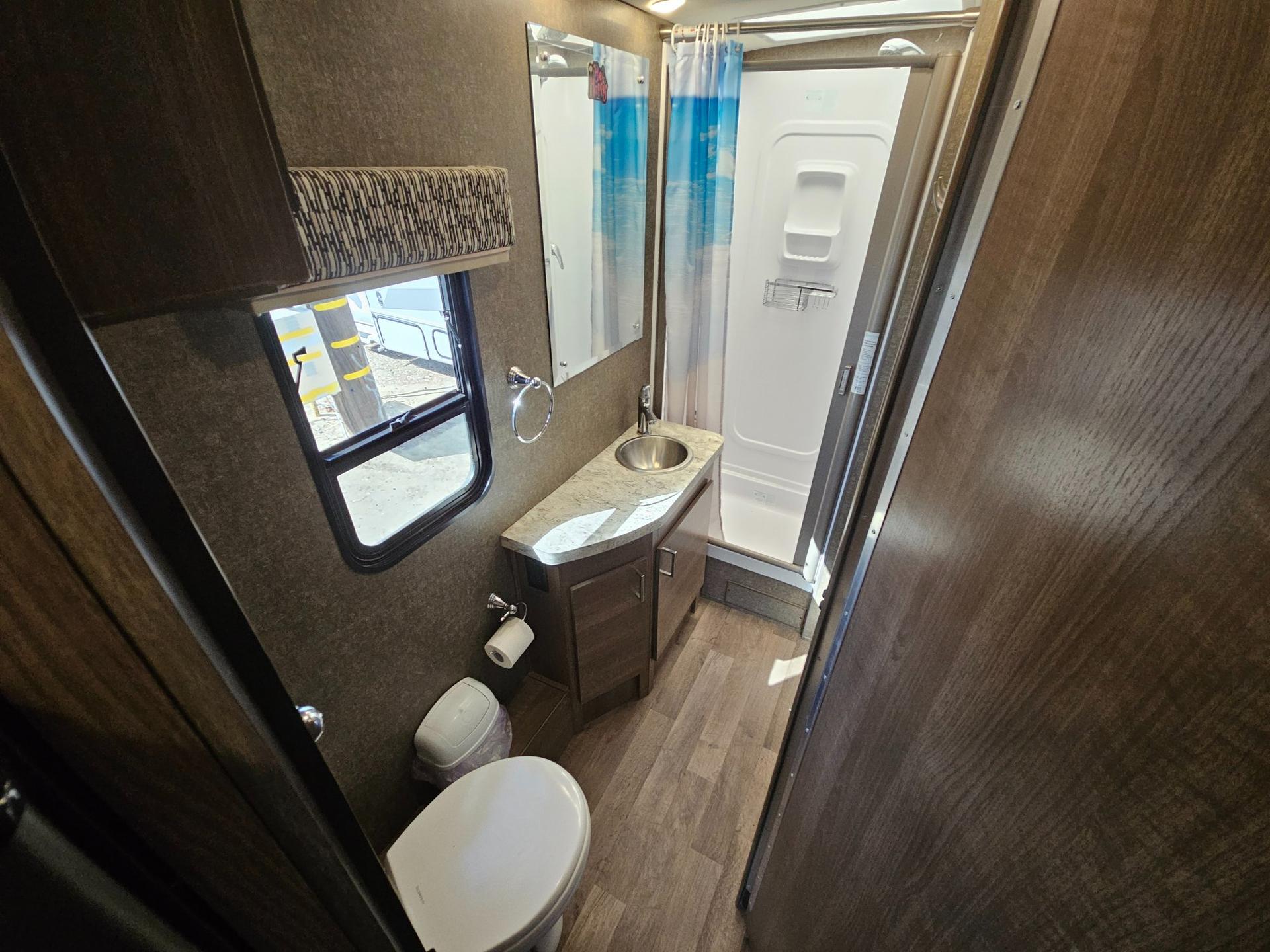 2018 Fleetwood RV 2018 Fleetwood RV Pulse - thumbnail 20
