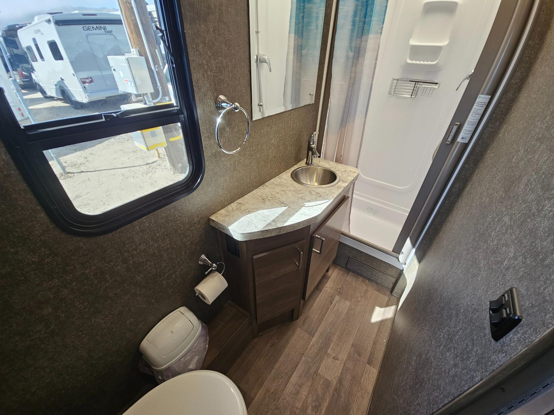 2018 Fleetwood RV 2018 Fleetwood RV Pulse - thumbnail 22