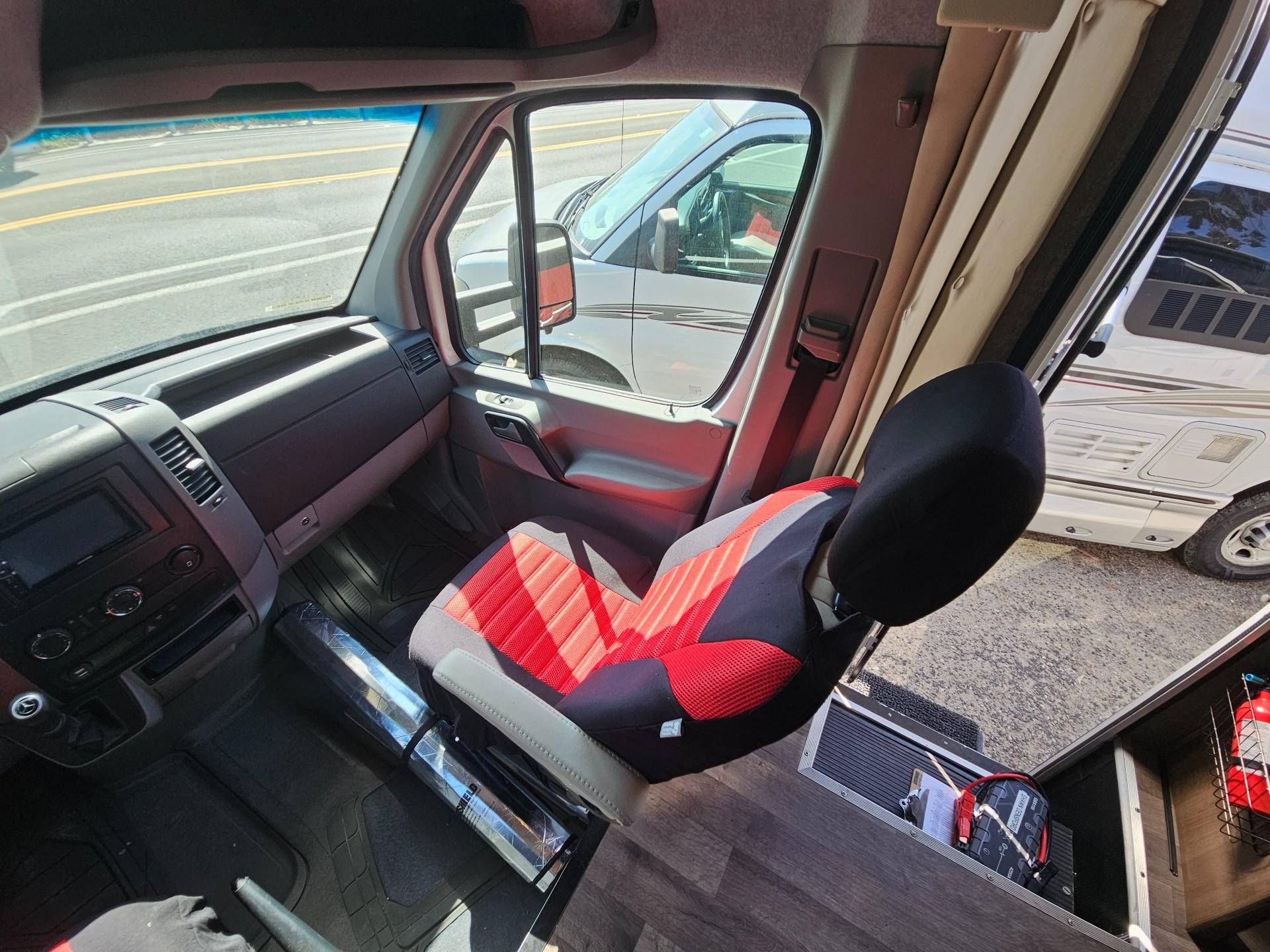 2018 Fleetwood RV 2018 Fleetwood RV Pulse - thumbnail 28