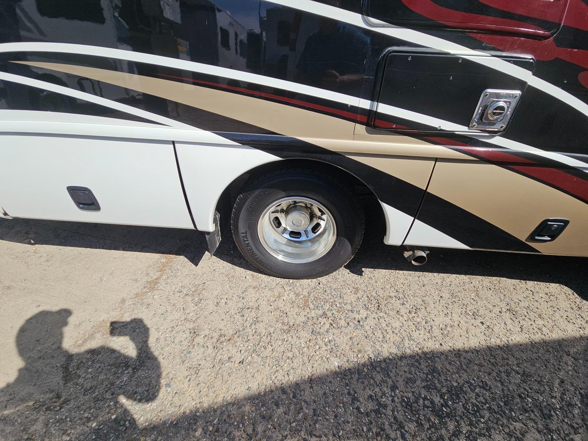 2018 Fleetwood RV 2018 Fleetwood RV Pulse - thumbnail 35