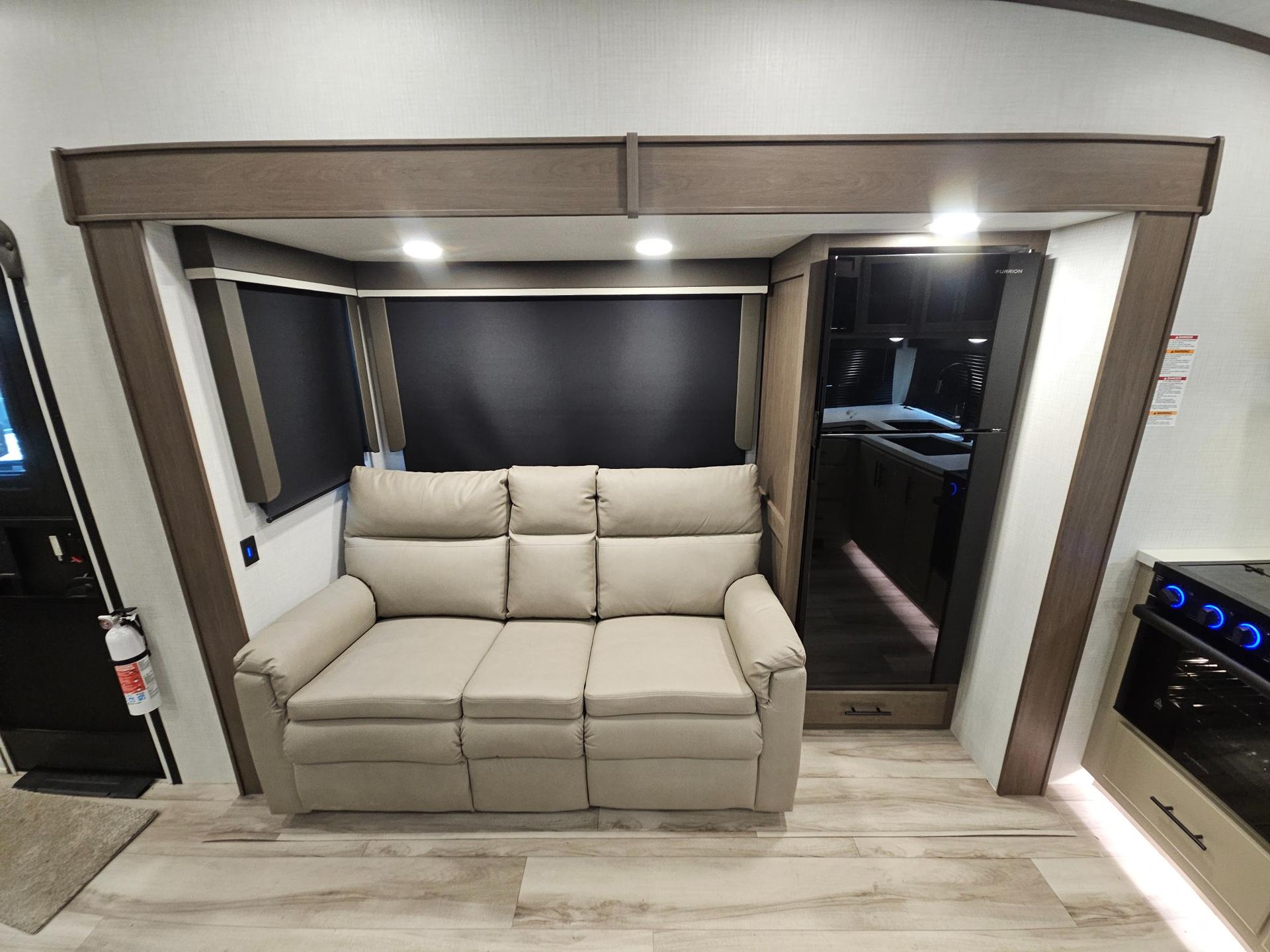 2027 Keystone RV 2027 Keystone RV Cougar - thumbnail 7