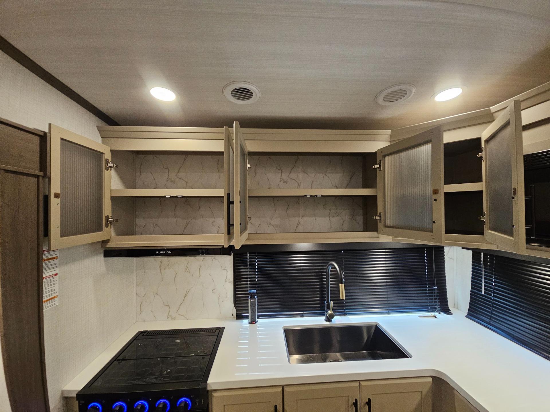 2027 Keystone RV 2027 Keystone RV Cougar - thumbnail 12