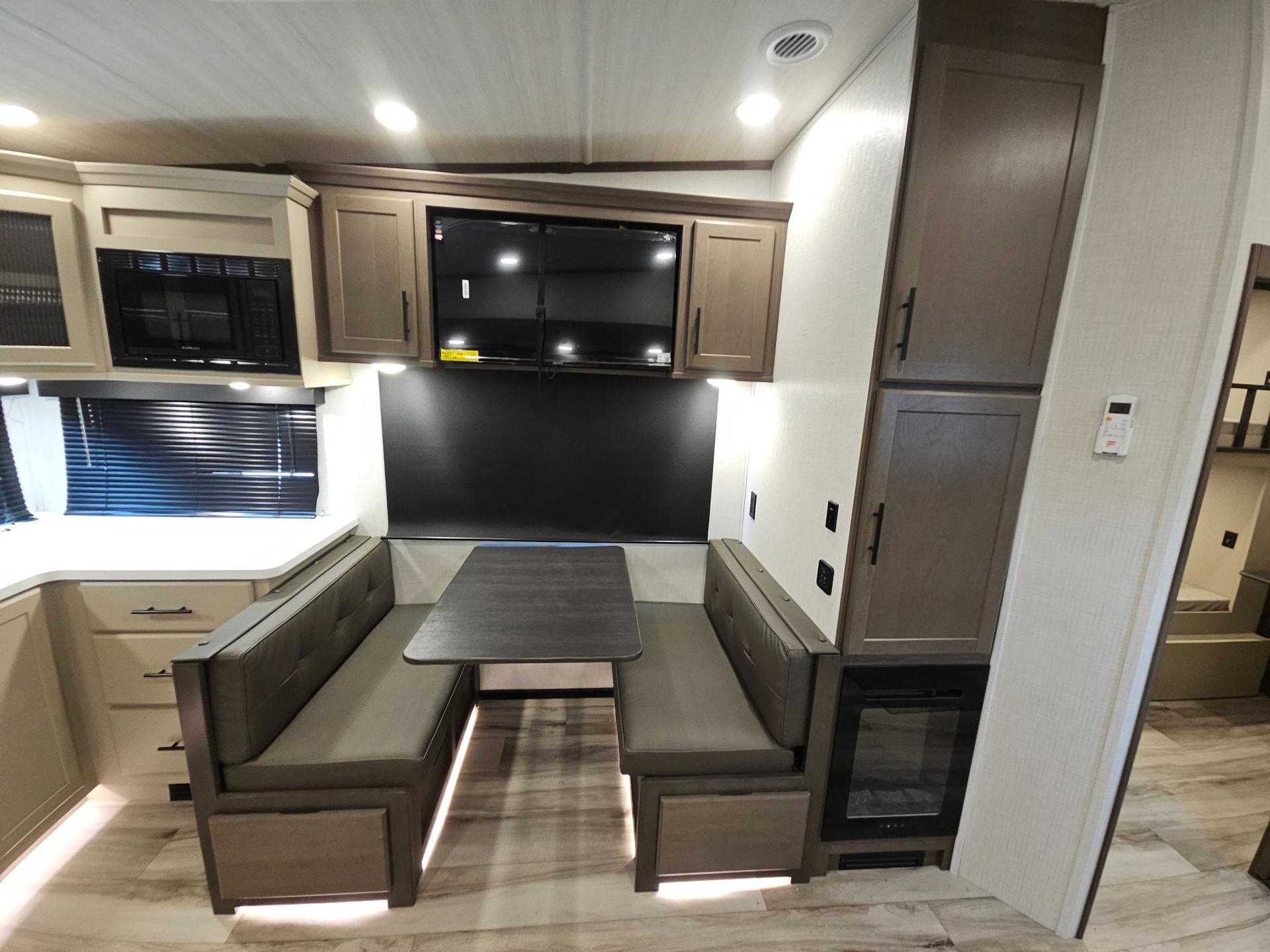 2027 Keystone RV 2027 Keystone RV Cougar - thumbnail 17