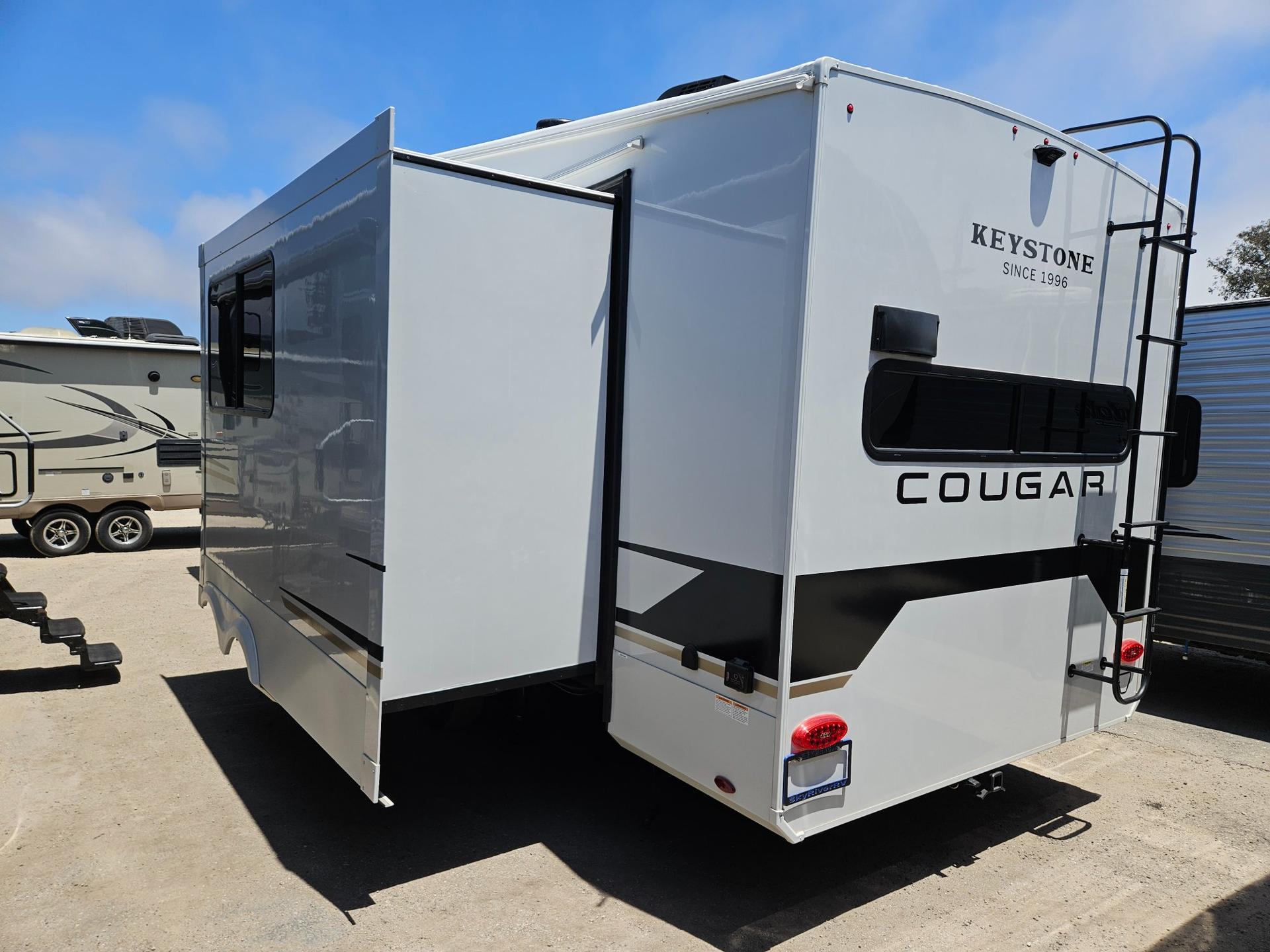 2027 Keystone RV 2027 Keystone RV Cougar - thumbnail 4