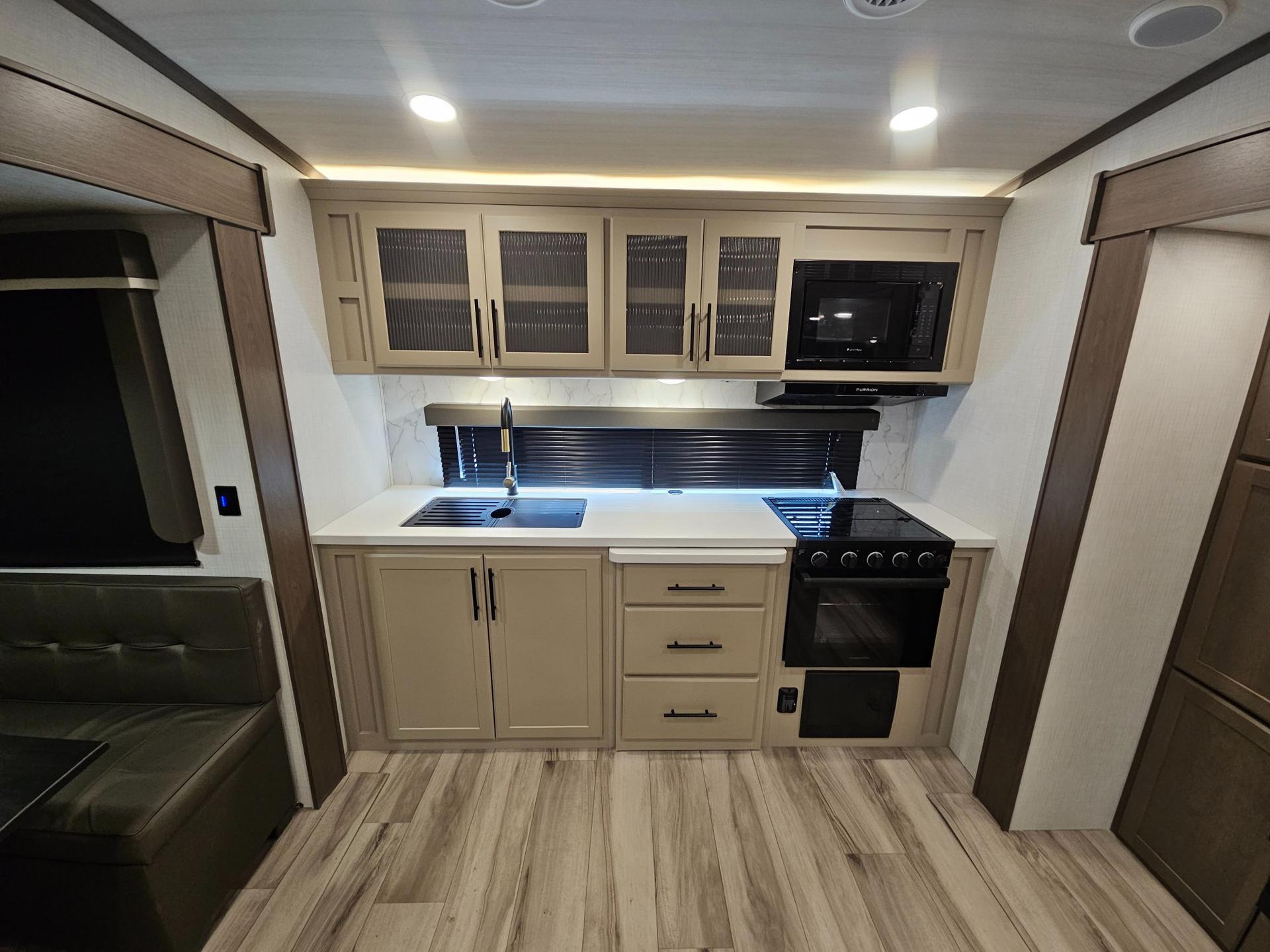 2027 Keystone RV 2027 Keystone RV Cougar - thumbnail 15