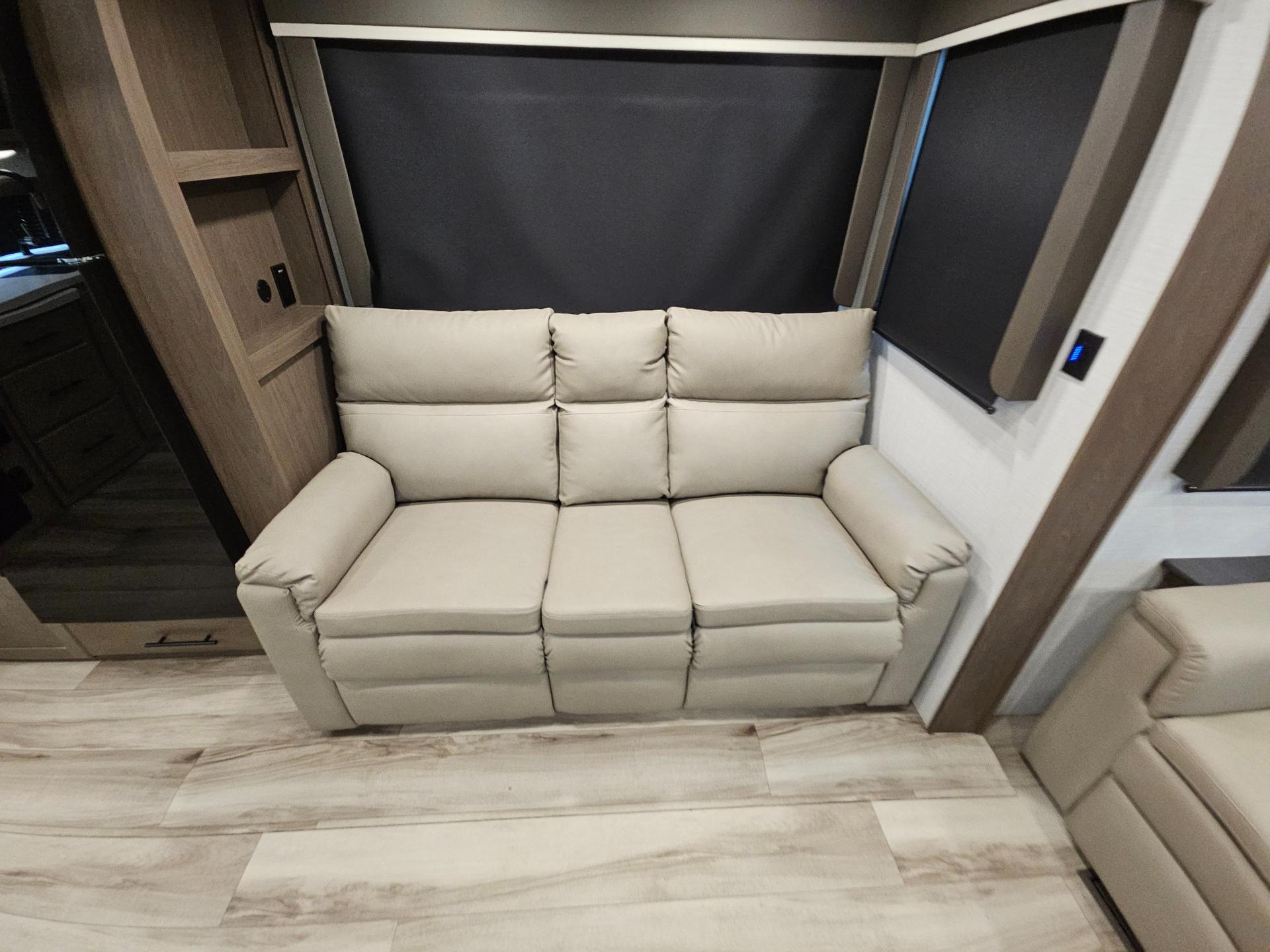 2027 Keystone RV 2027 Keystone RV Cougar - thumbnail 25
