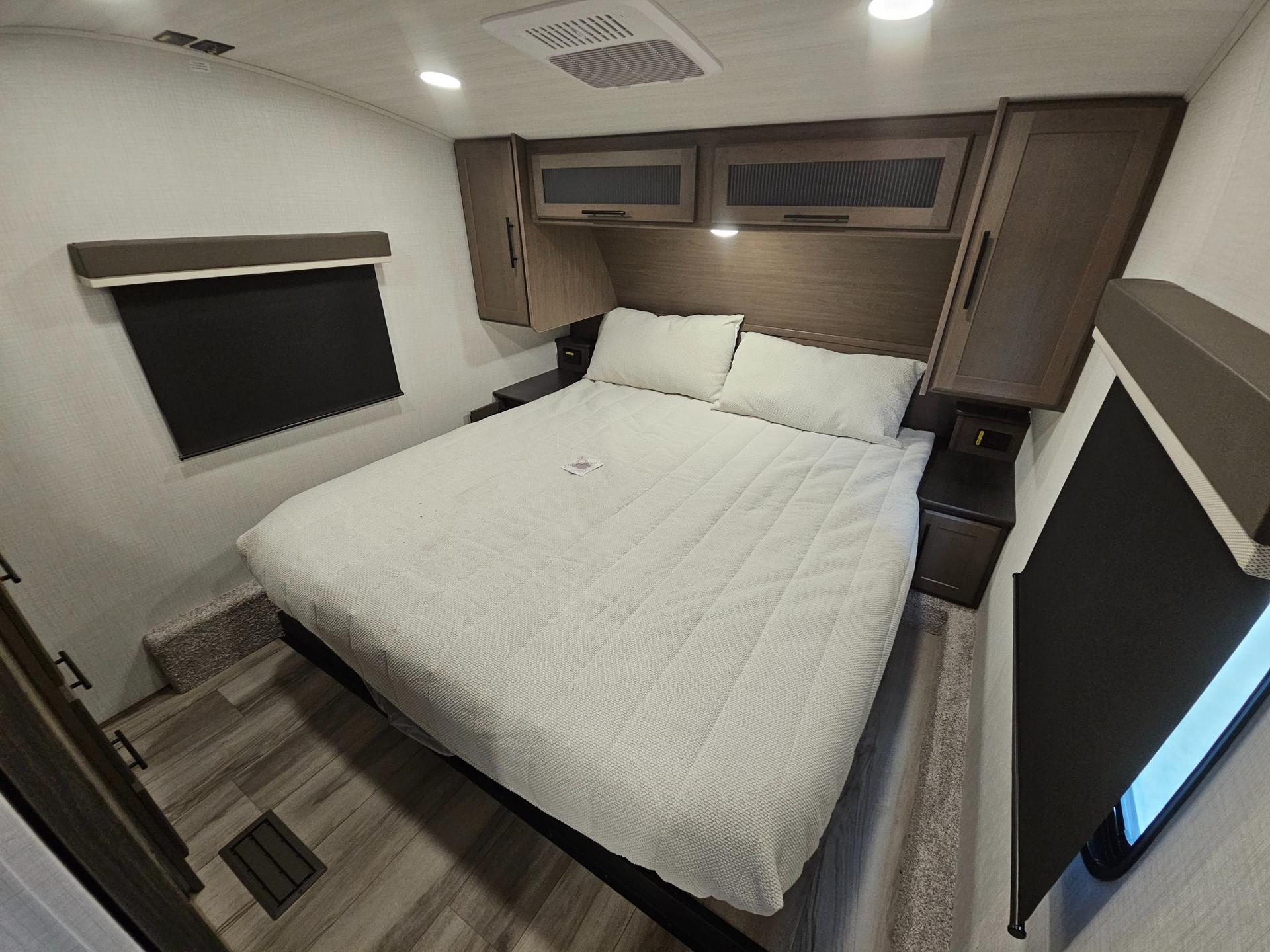 2027 Keystone RV 2027 Keystone RV Cougar - thumbnail 37