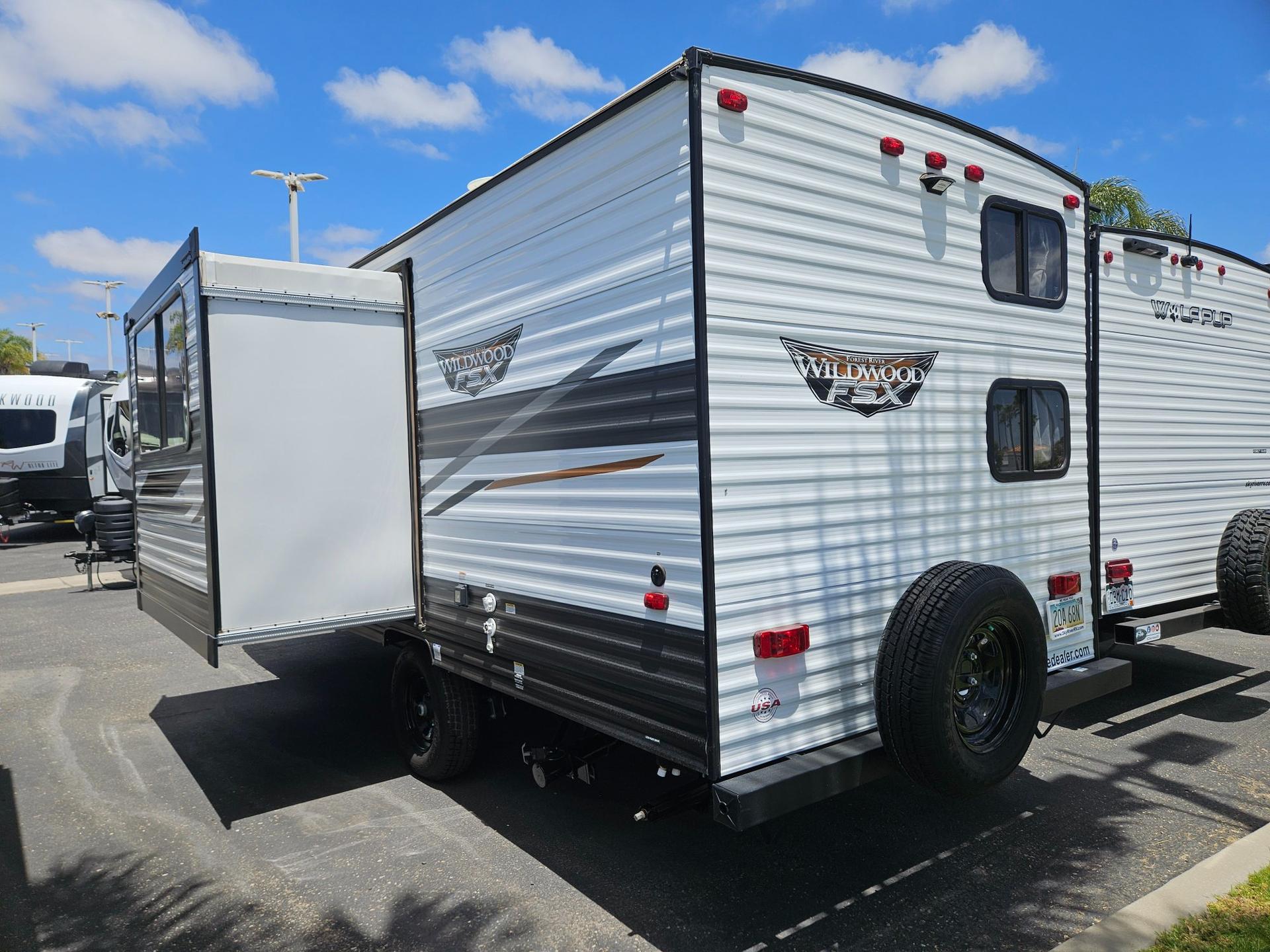 2023 Forest River RV 2023 Forest River RV Wildwood FSX - thumbnail 4