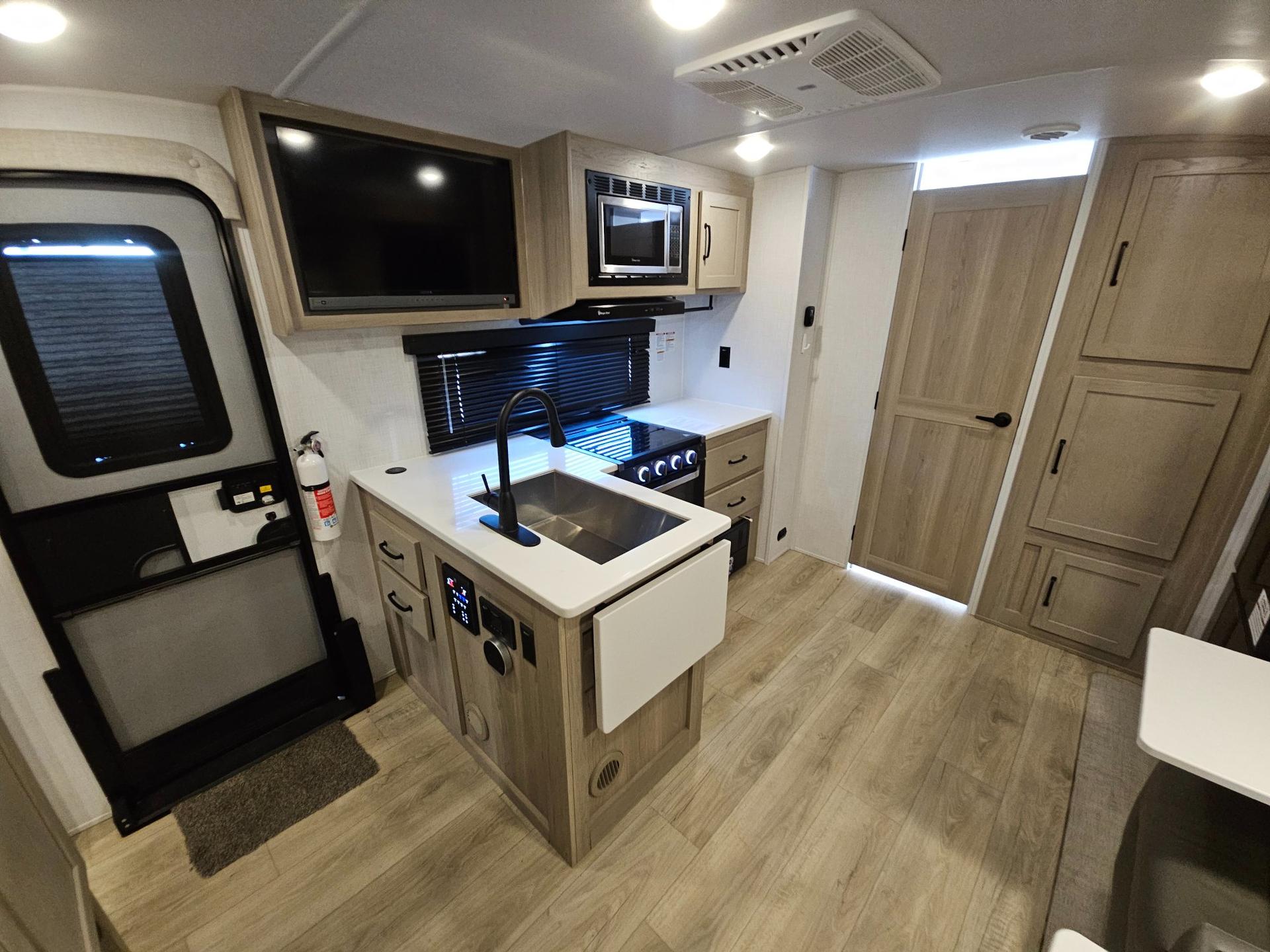 2025 Forest River RV 2025 Forest River RV Flagstaff Micro Lite - thumbnail 7