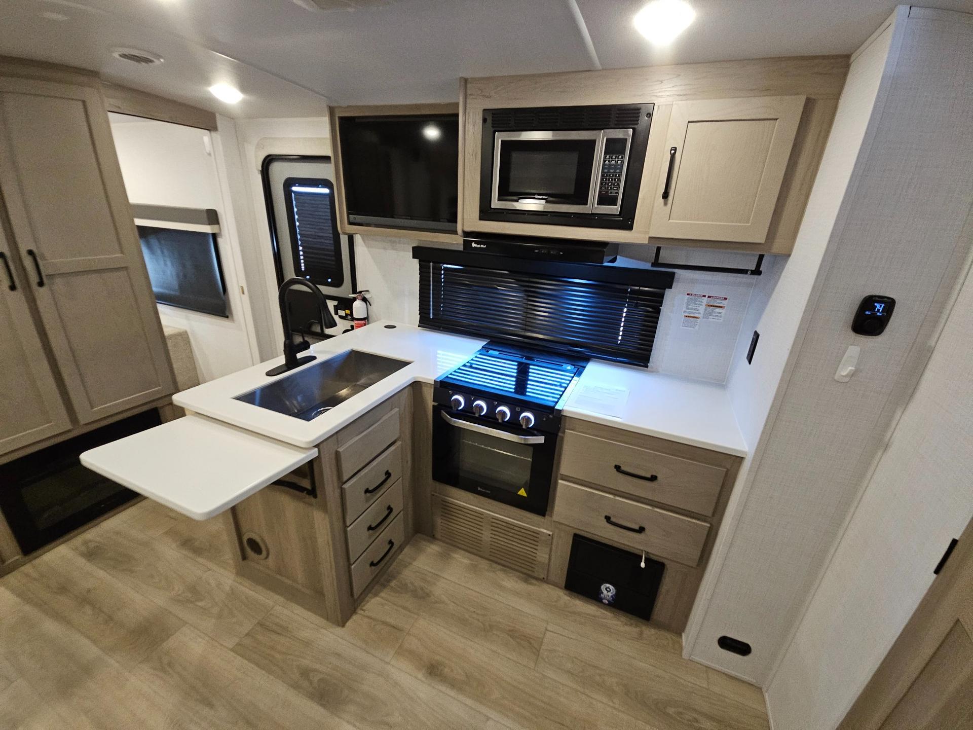 2025 Forest River RV 2025 Forest River RV Flagstaff Micro Lite - thumbnail 13