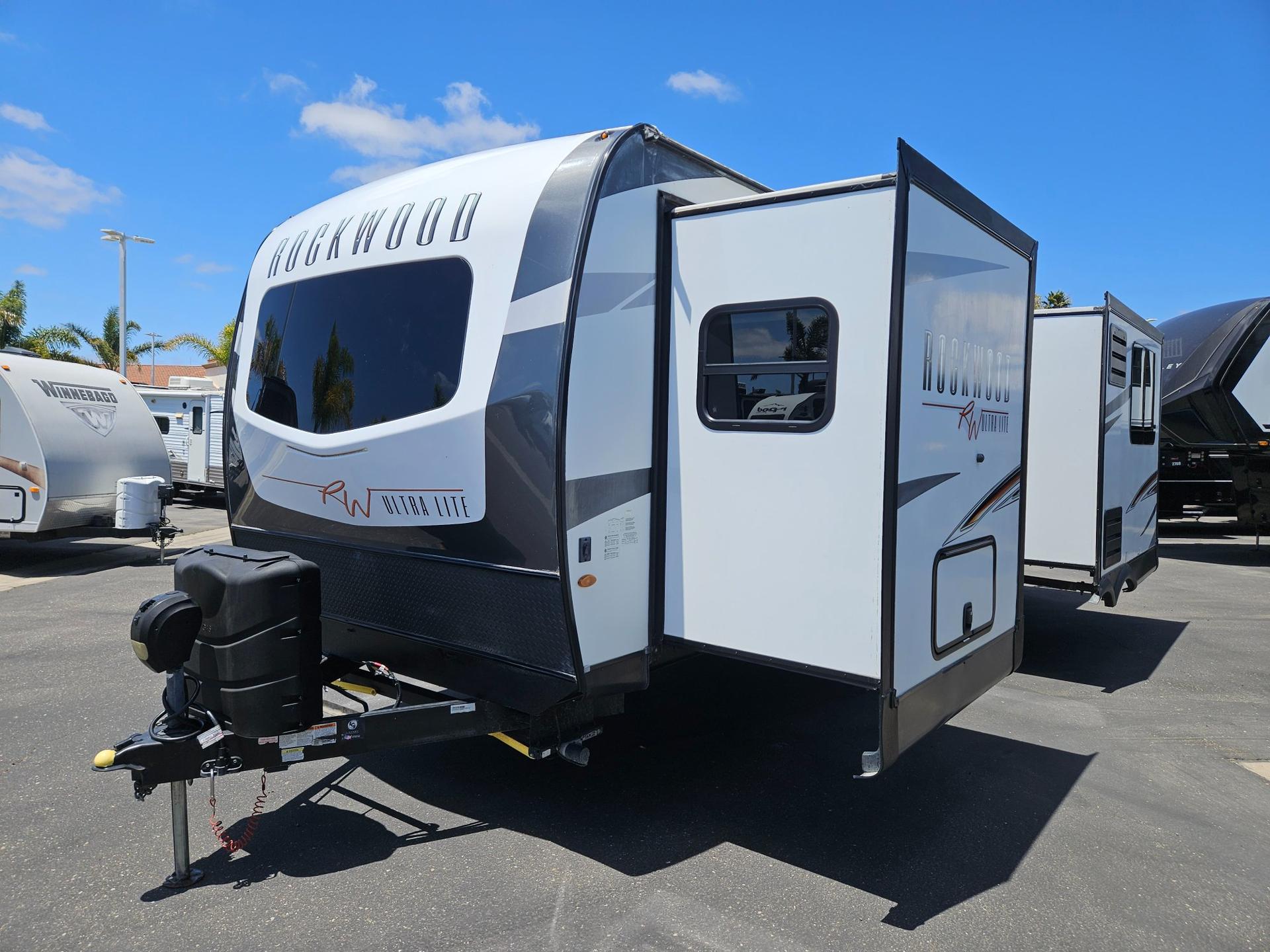 2021 Forest River RV 2021 Forest River RV Rockwood Ultra Lite - thumbnail 4