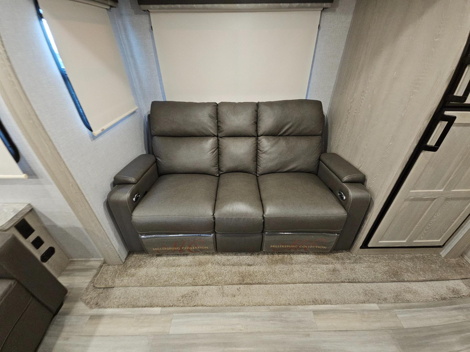 2021 Forest River RV 2021 Forest River RV Rockwood Ultra Lite - thumbnail 8