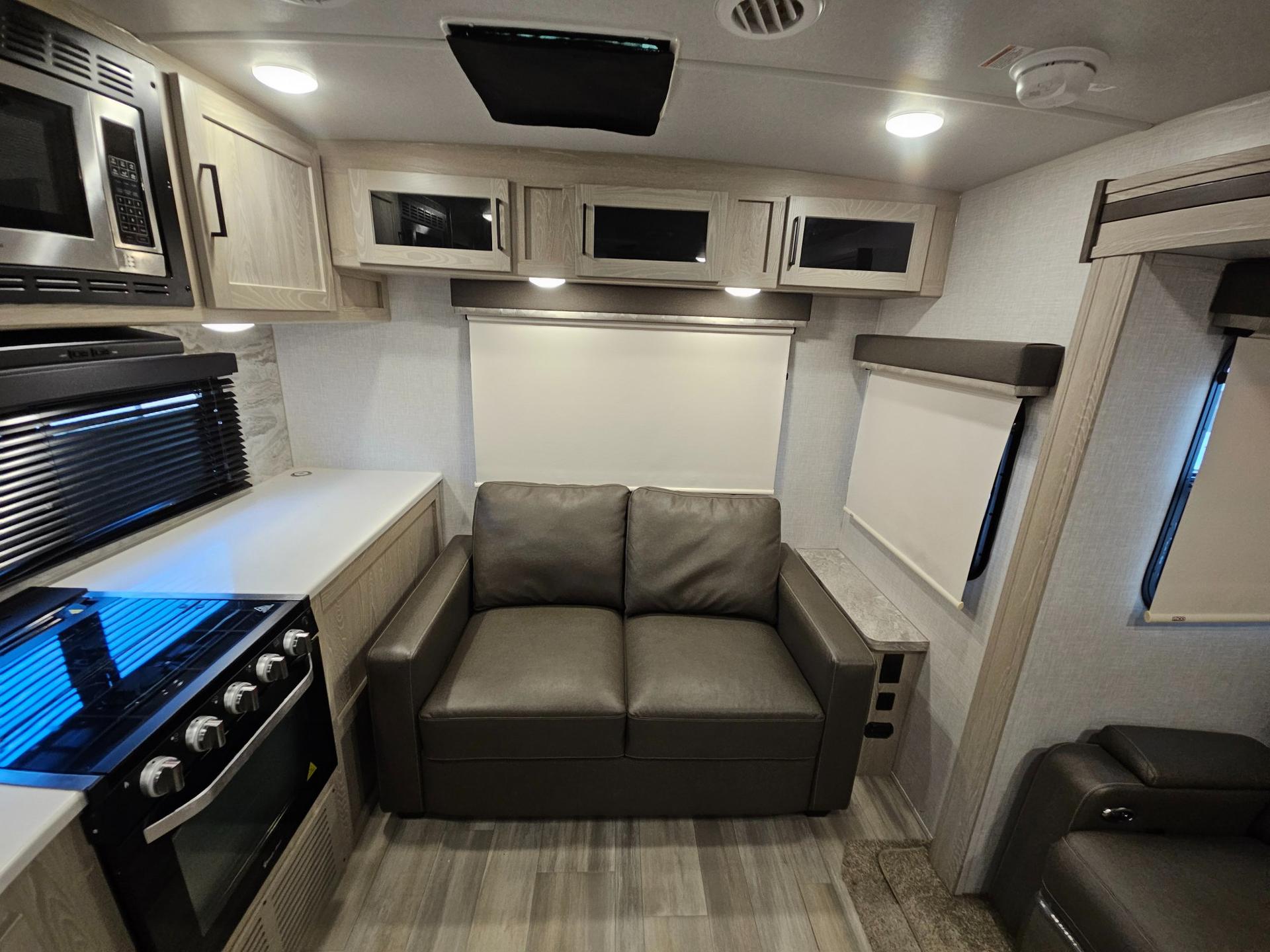 2021 Forest River RV 2021 Forest River RV Rockwood Ultra Lite - thumbnail 10