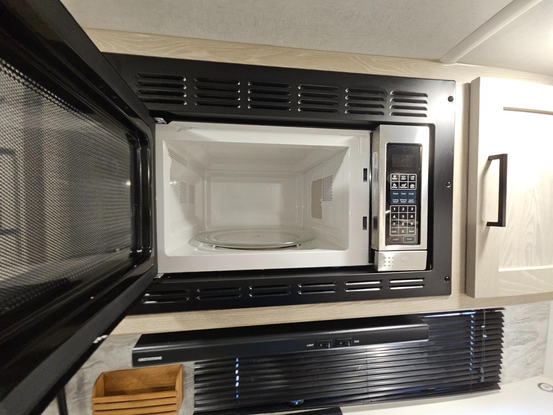 2021 Forest River RV 2021 Forest River RV Rockwood Ultra Lite - thumbnail 15