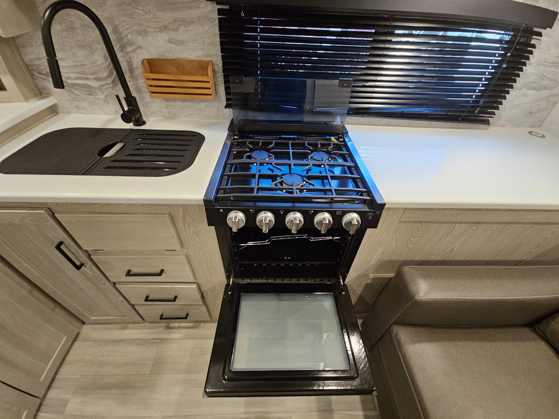 2021 Forest River RV 2021 Forest River RV Rockwood Ultra Lite - thumbnail 18