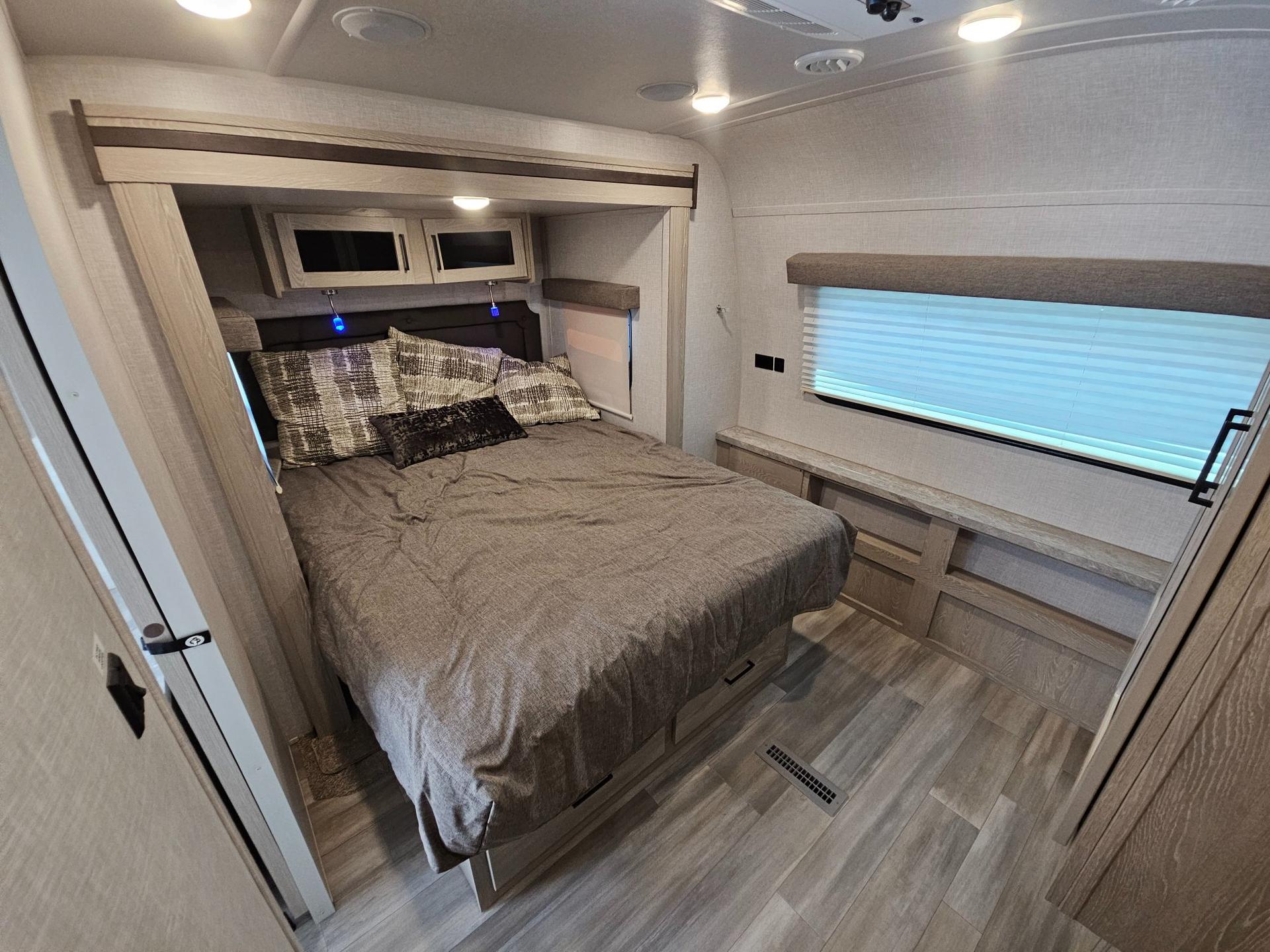2021 Forest River RV 2021 Forest River RV Rockwood Ultra Lite - thumbnail 23