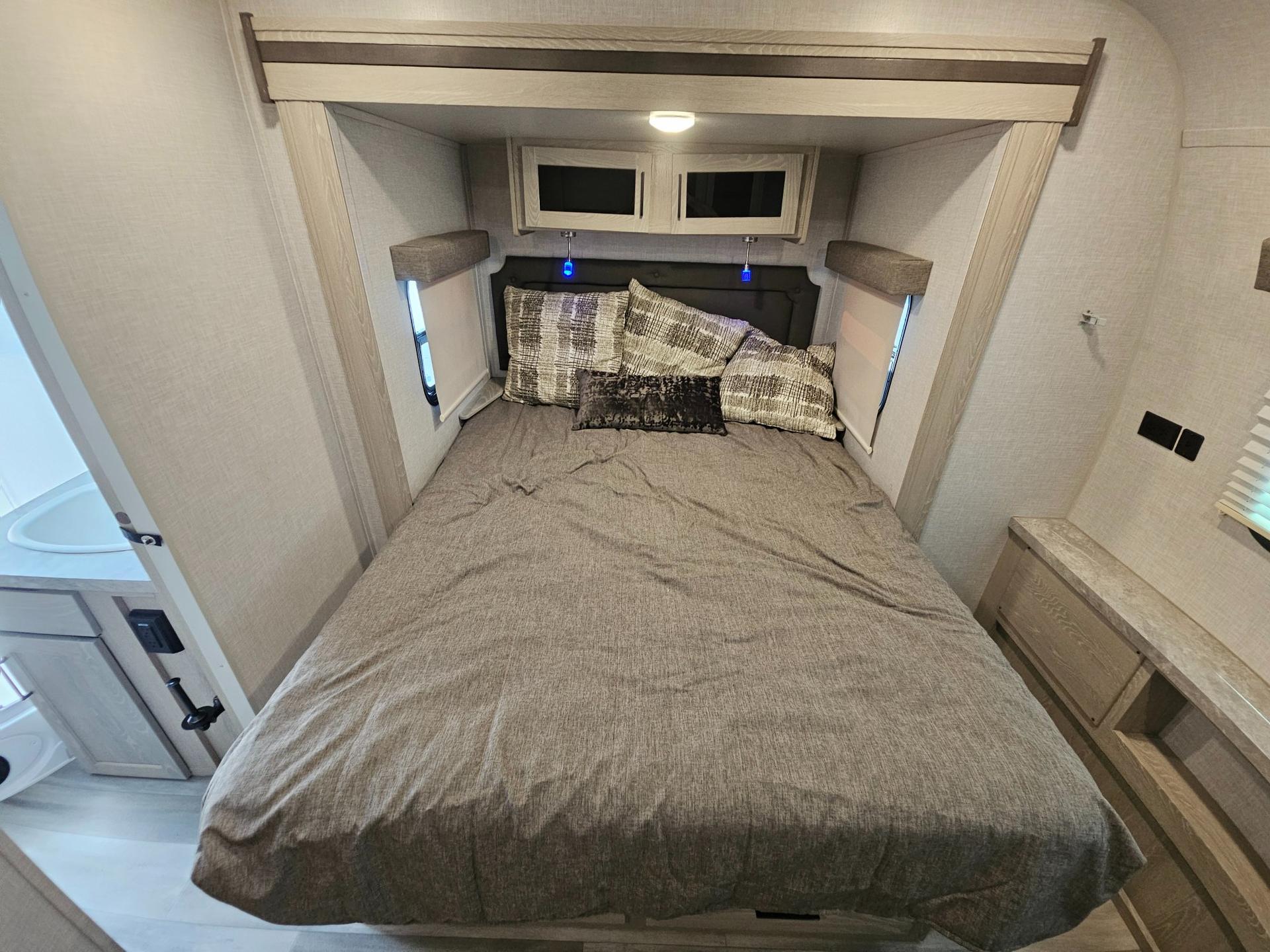 2021 Forest River RV 2021 Forest River RV Rockwood Ultra Lite - thumbnail 24
