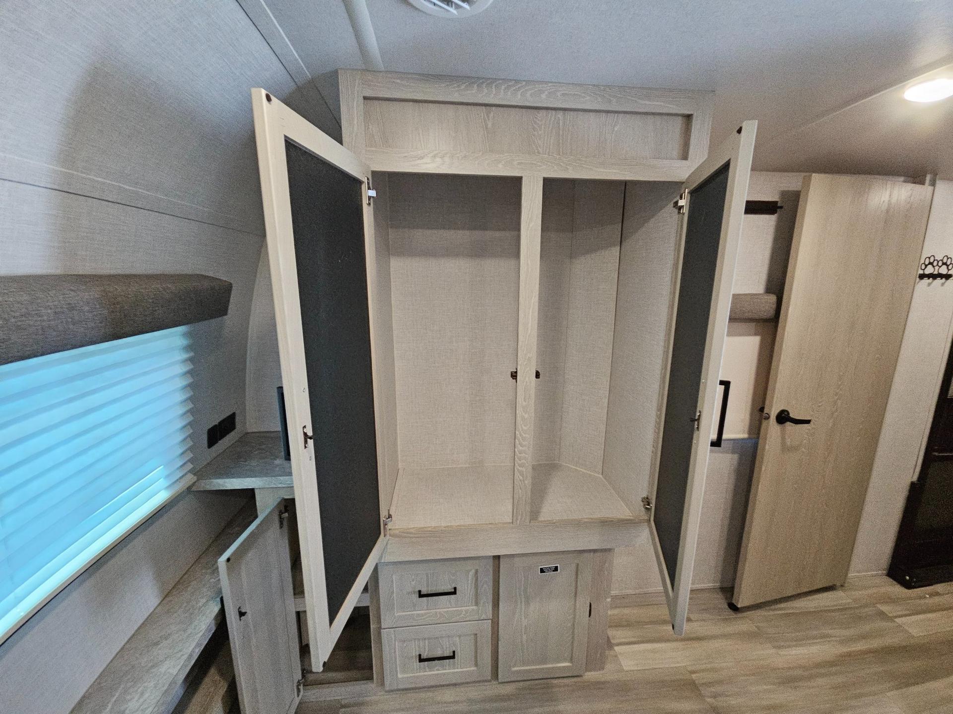 2021 Forest River RV 2021 Forest River RV Rockwood Ultra Lite - thumbnail 29