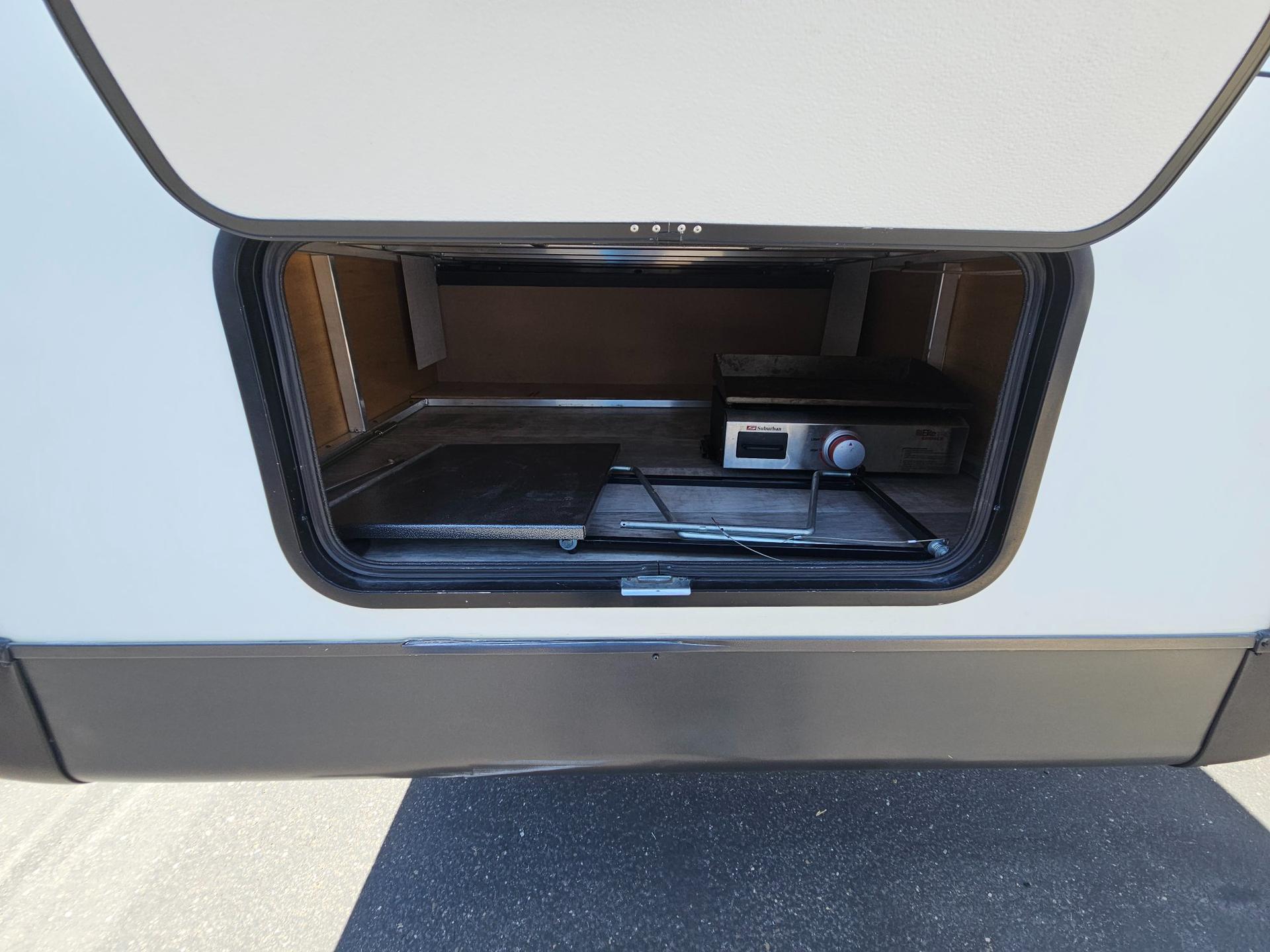 2021 Forest River RV 2021 Forest River RV Rockwood Ultra Lite - thumbnail 50