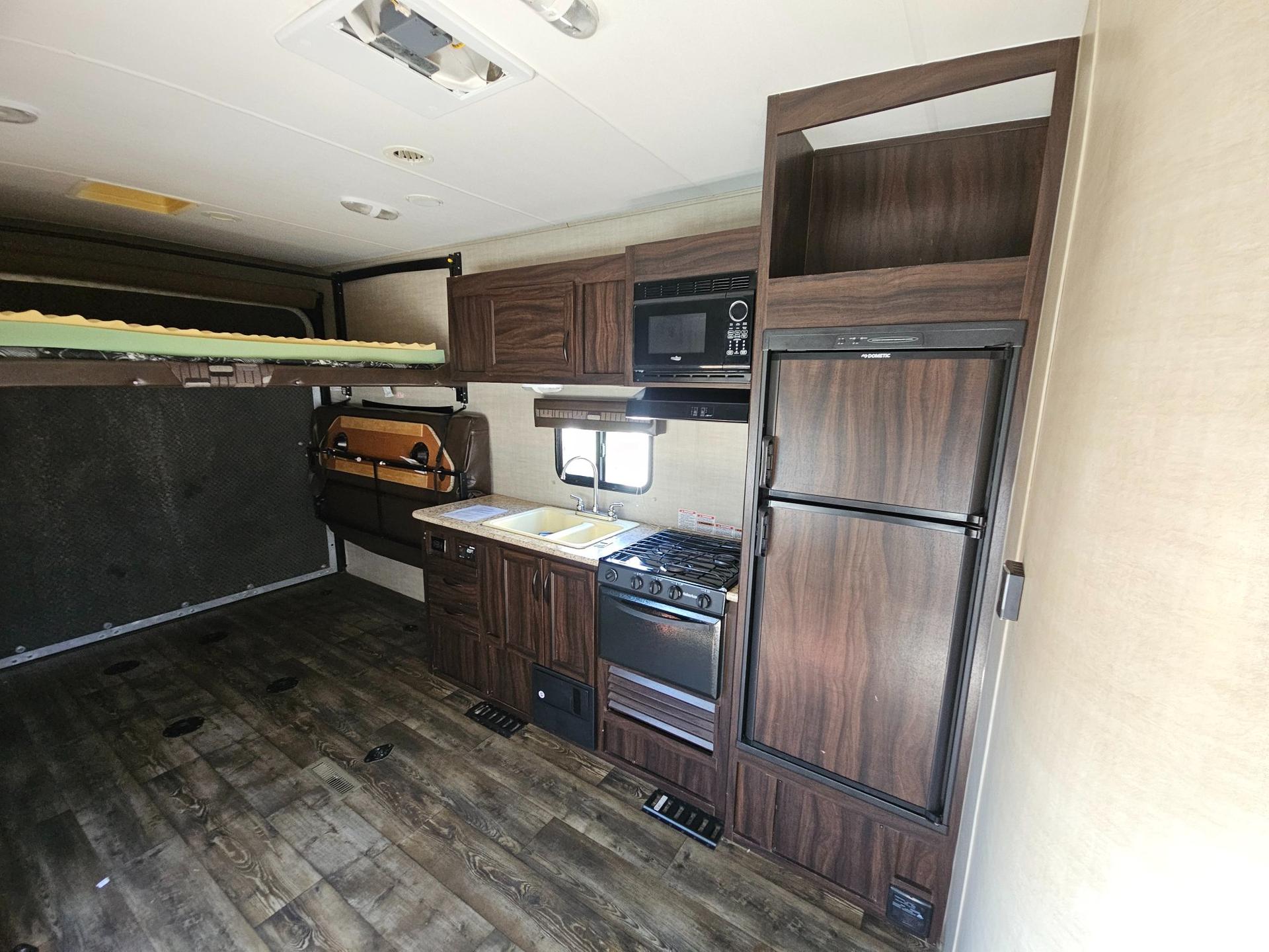 2019 Pacific Coachworks 2019 Pacific Coachworks Surf Side - thumbnail 3