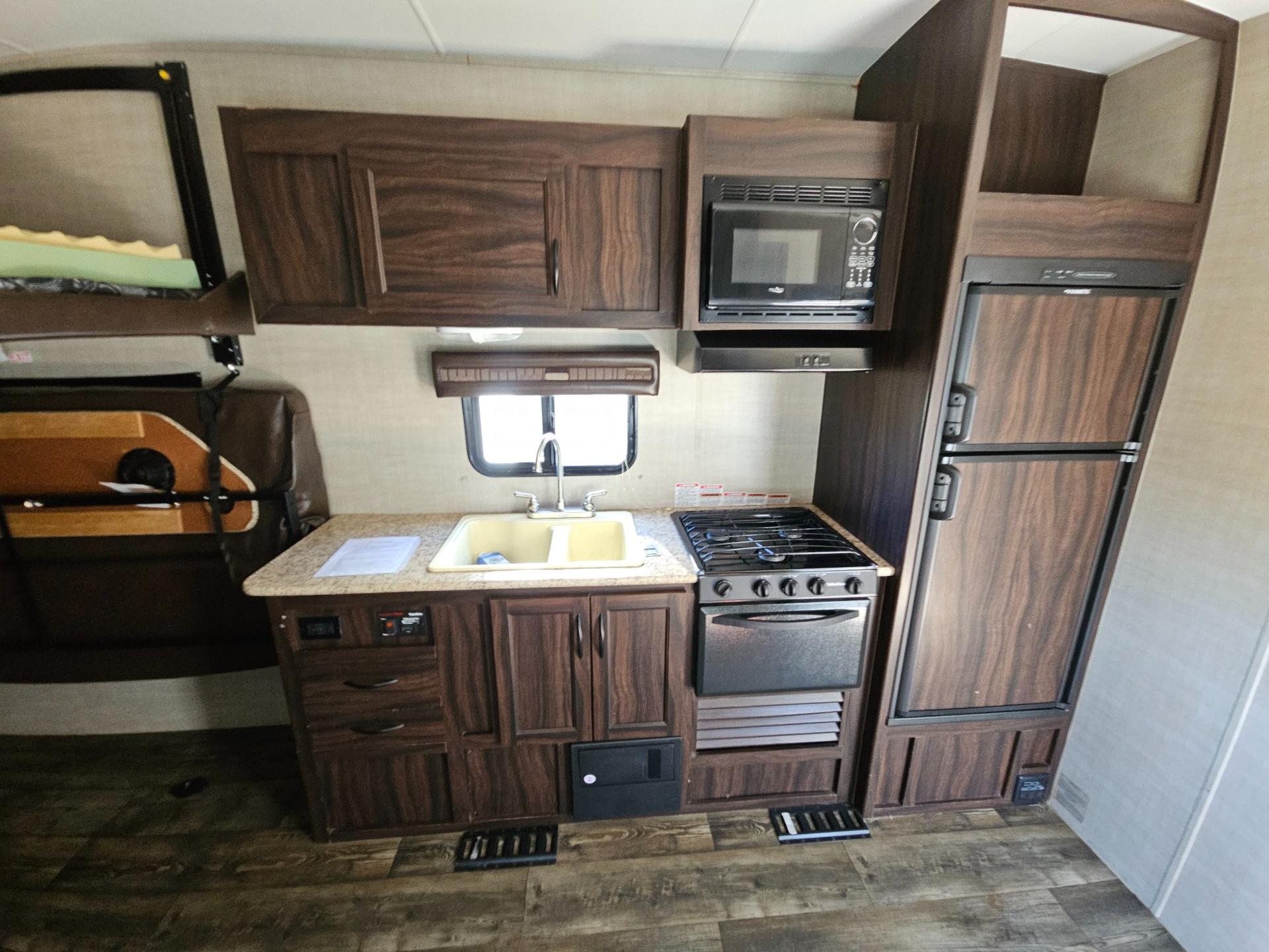 2019 Pacific Coachworks 2019 Pacific Coachworks Surf Side - thumbnail 7