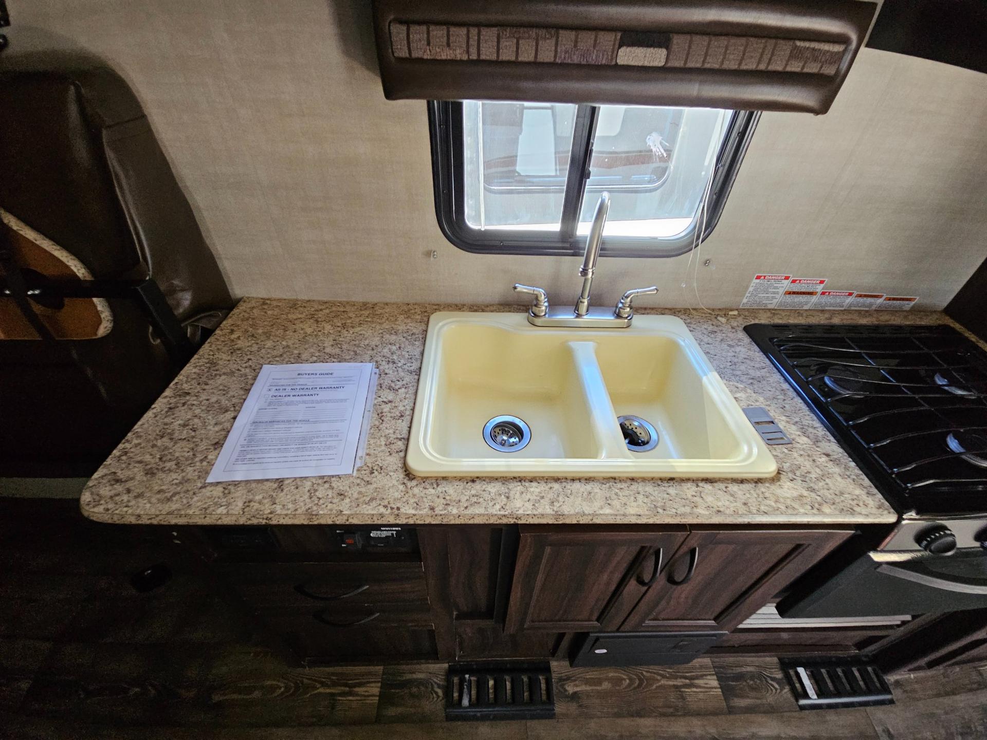 2019 Pacific Coachworks 2019 Pacific Coachworks Surf Side - thumbnail 11