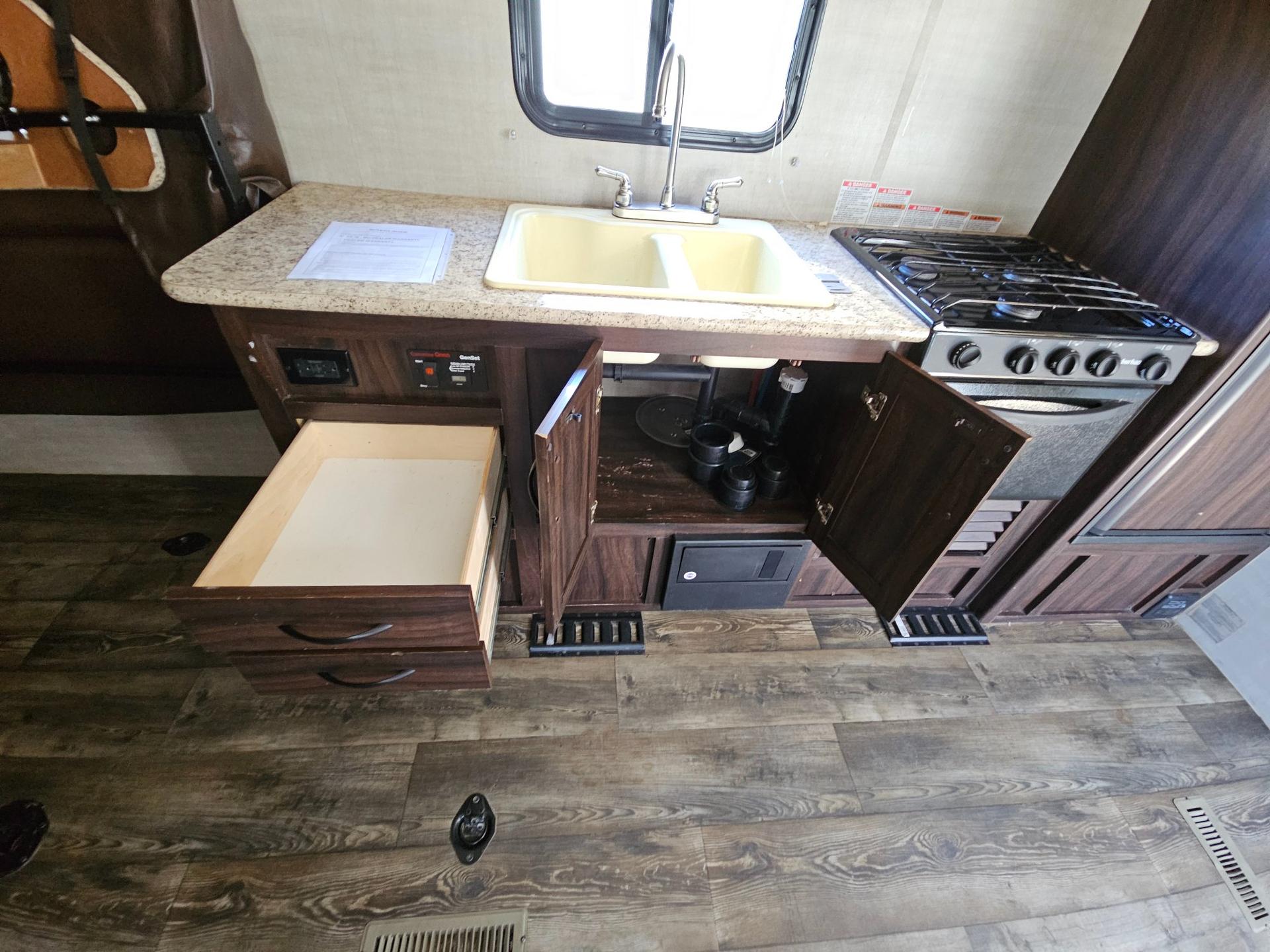 2019 Pacific Coachworks 2019 Pacific Coachworks Surf Side - thumbnail 12